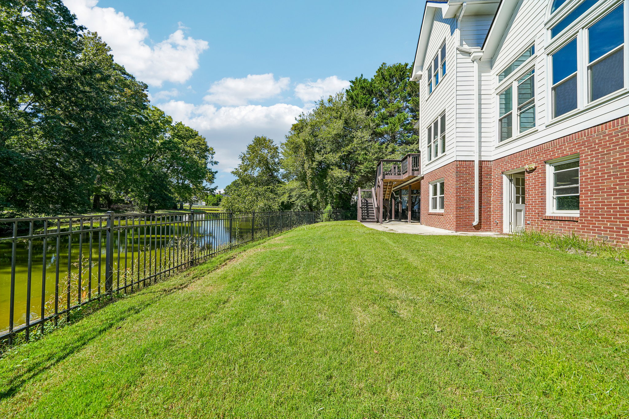 Photo 33 of 37 of 5156 Broadgreen Dr, Peachtree Corners, GA