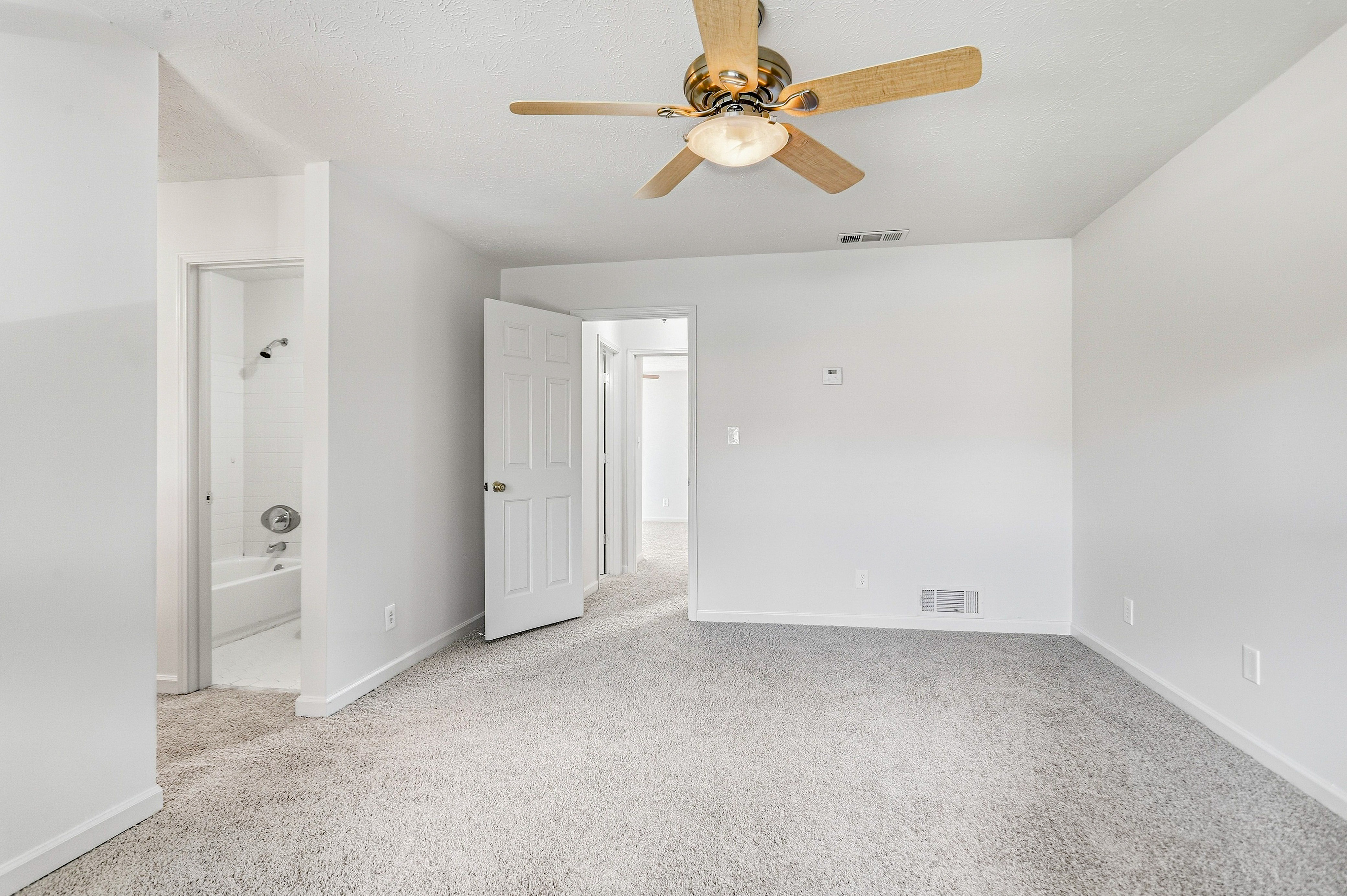 Photo 9 of 24 of 6305 Windsor Trace Dr, Peachtree Corners, GA