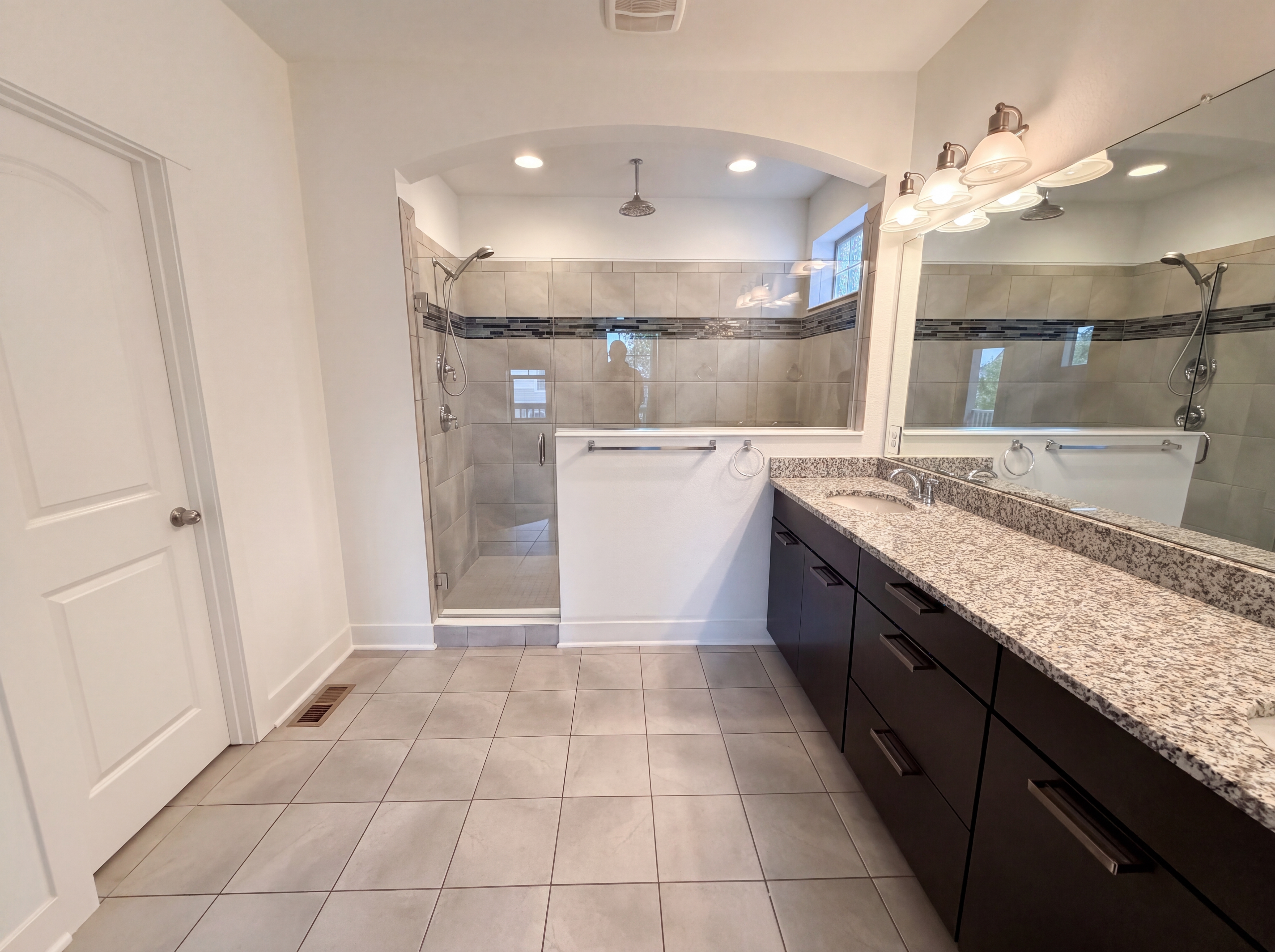 Photo 13 of 33 of 11466 E 27th Ave, Denver, CO