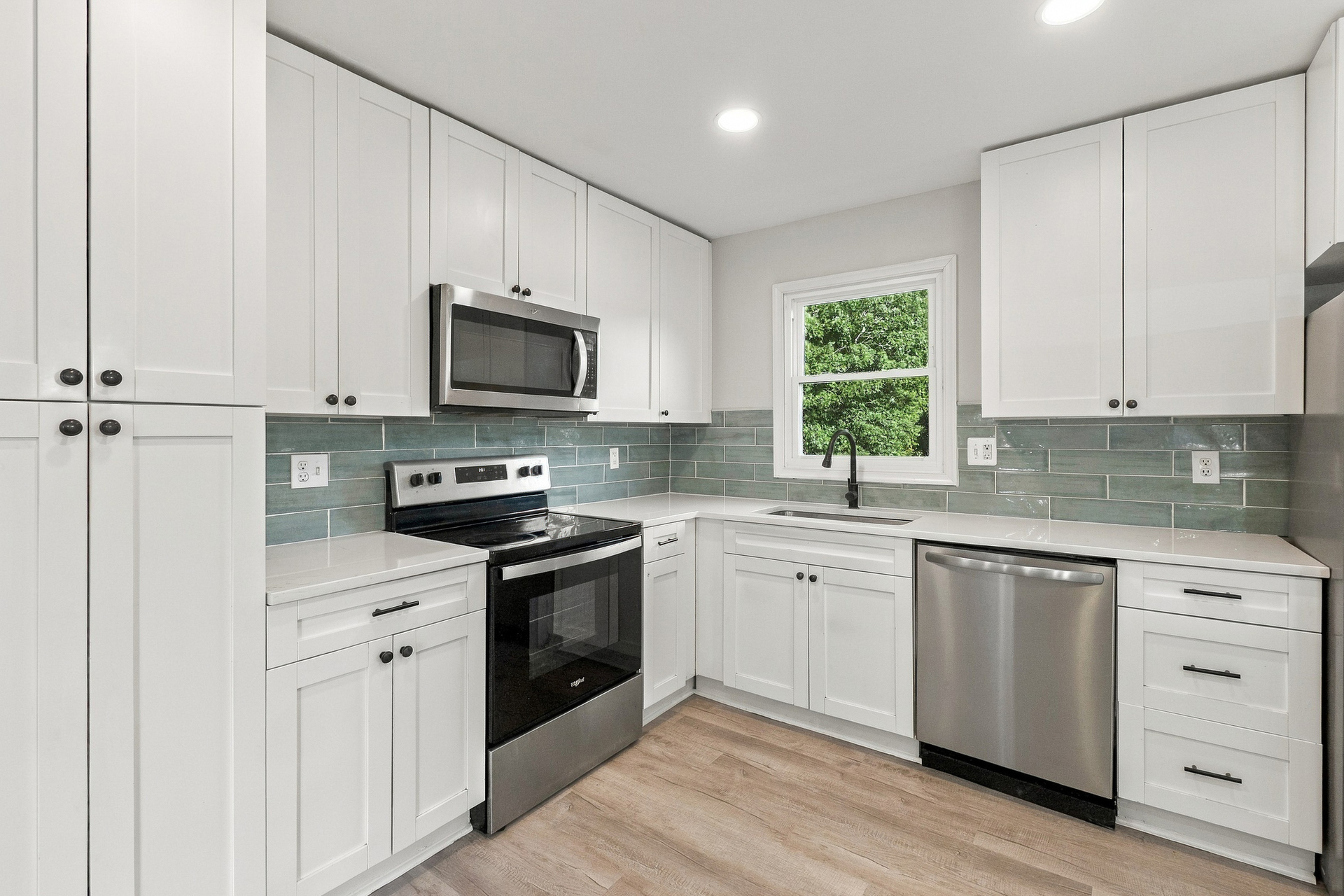 Photo 2 of 20 of 13449 Nascoby Ln, Woodbridge, VA