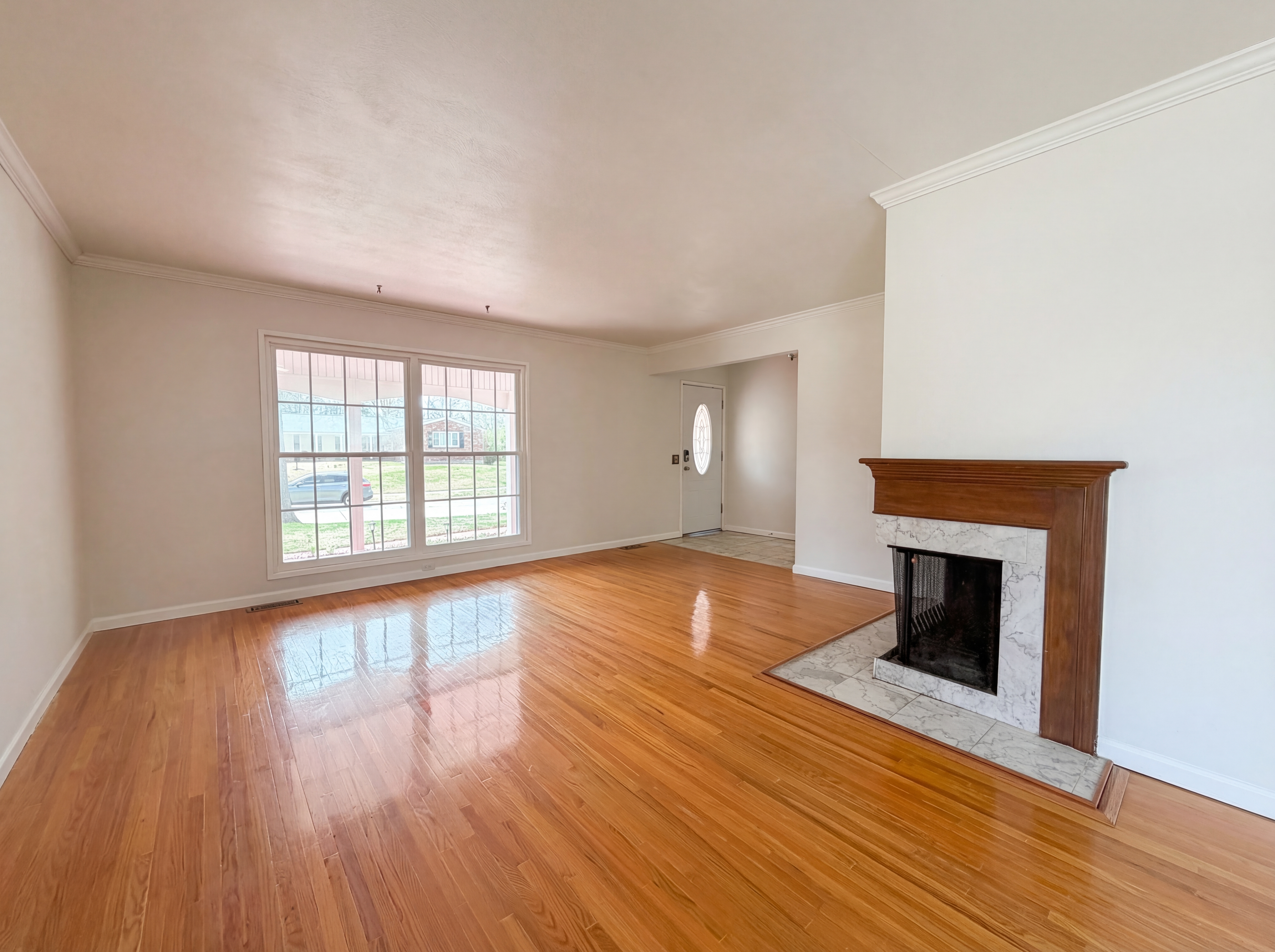 Photo 7 of 23 of 3325 Steed Dr, Florissant, MO