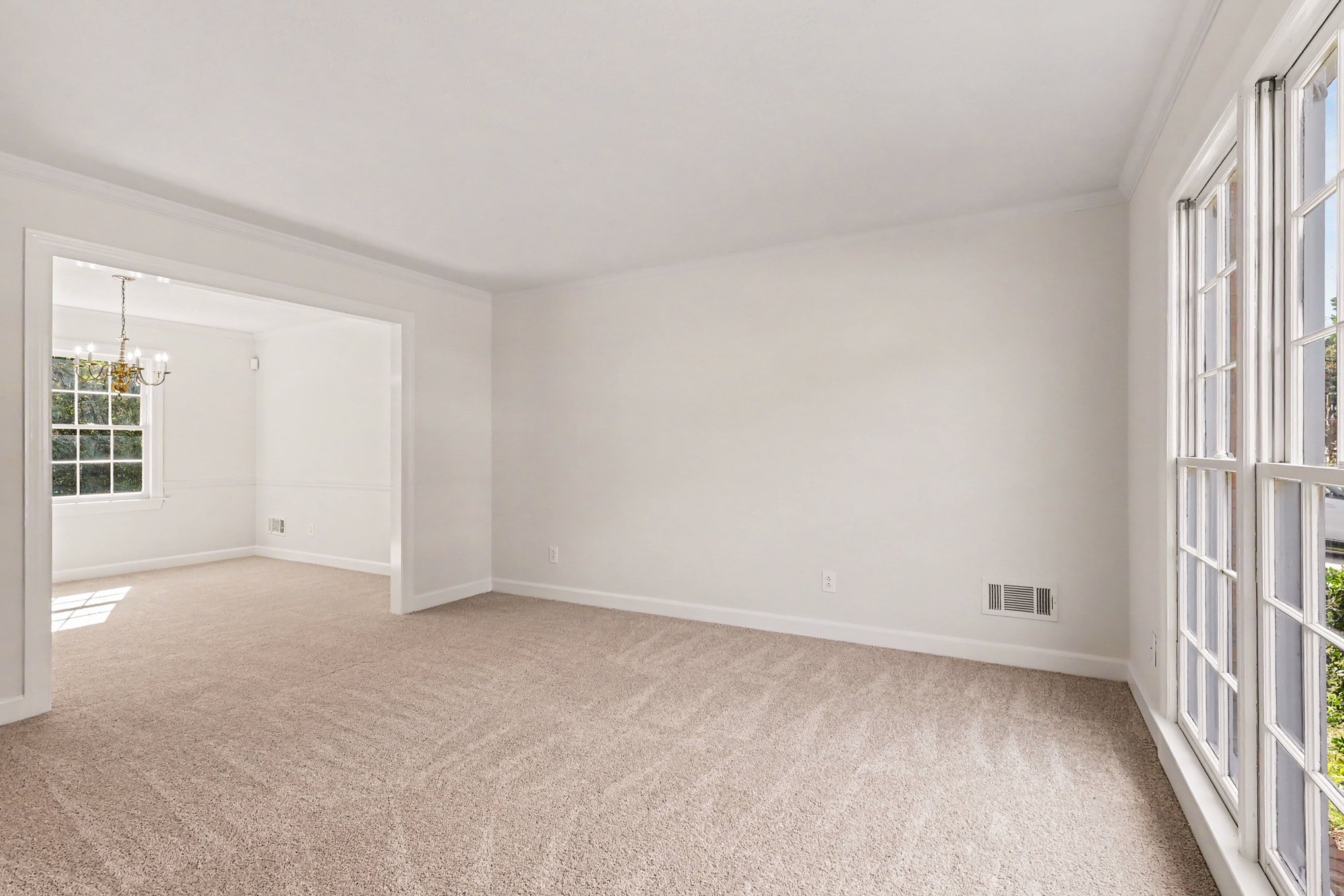 Photo 8 of 18 of 6391 Phillips Pl, Lithonia, GA