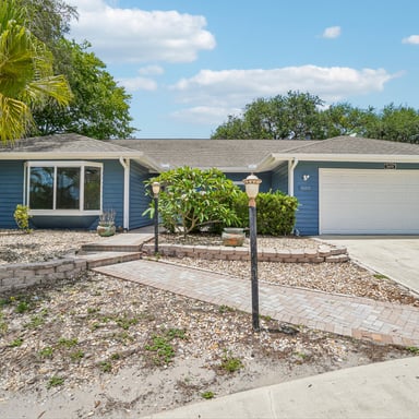 Property photo 1 of 5609 Executive Dr