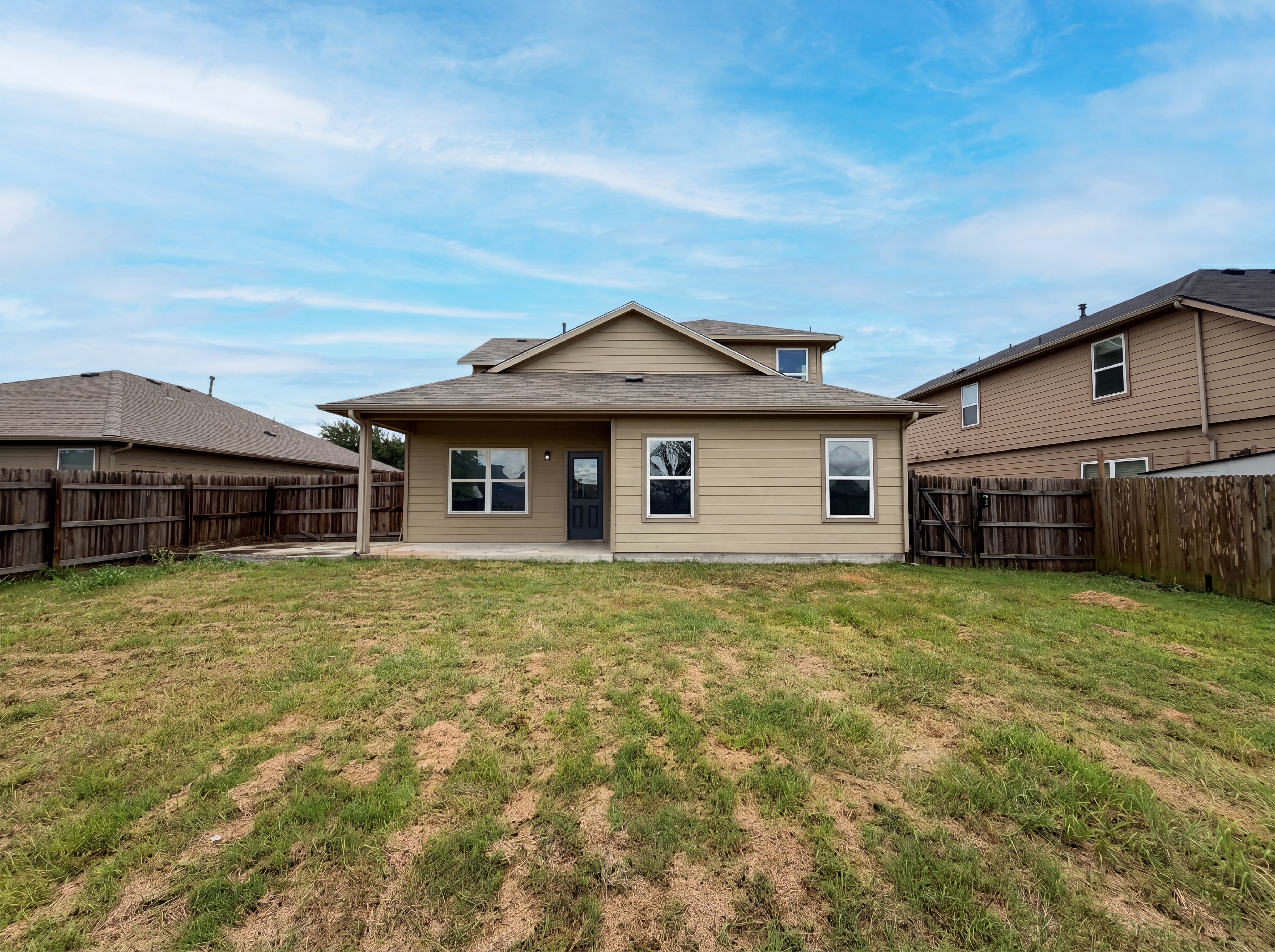 Photo 5 of 23 of 706 Luna Vista Dr, Hutto, TX