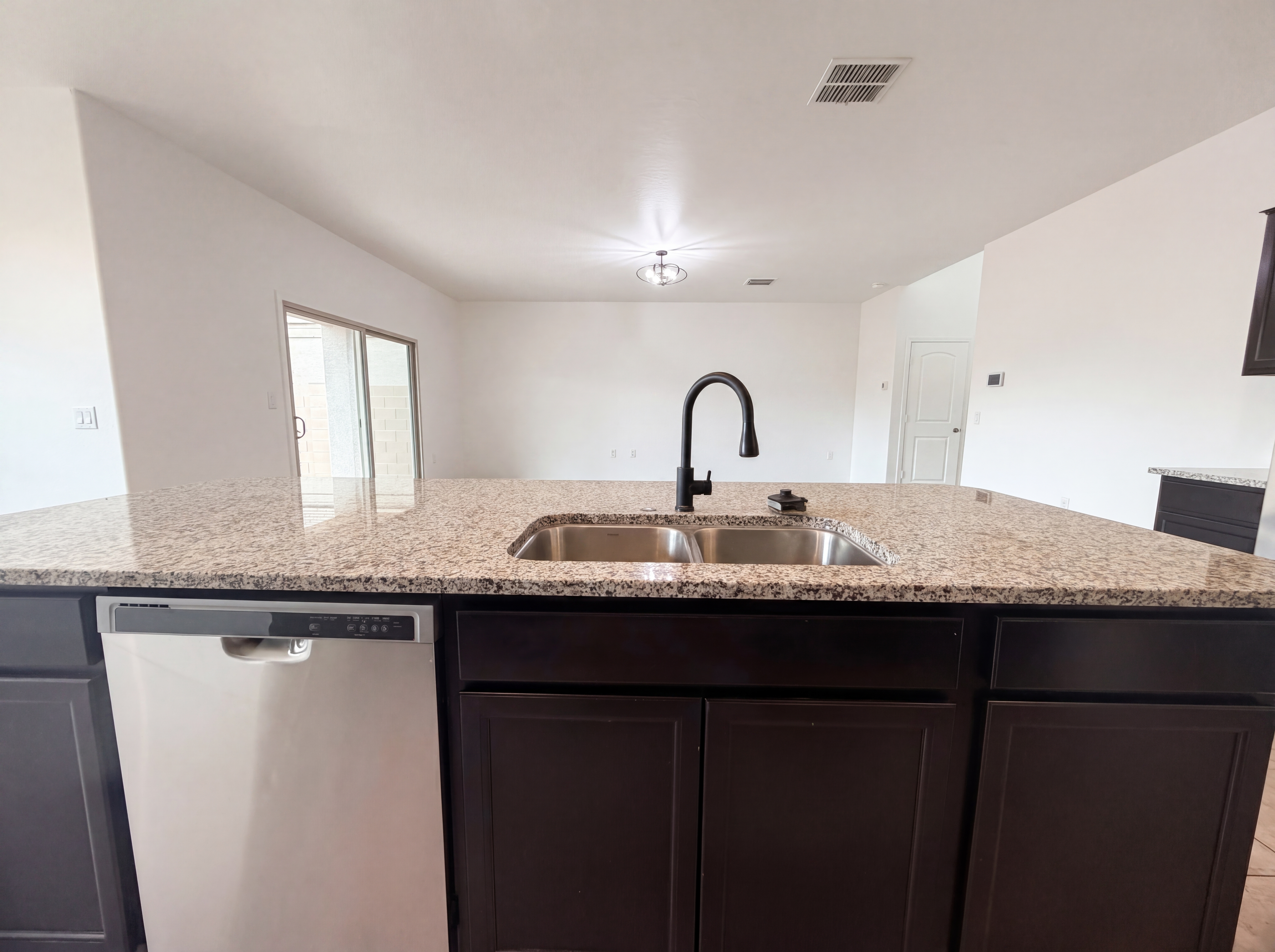 Photo 8 of 19 of 4850 E Living Stone Way, San Tan Valley, AZ