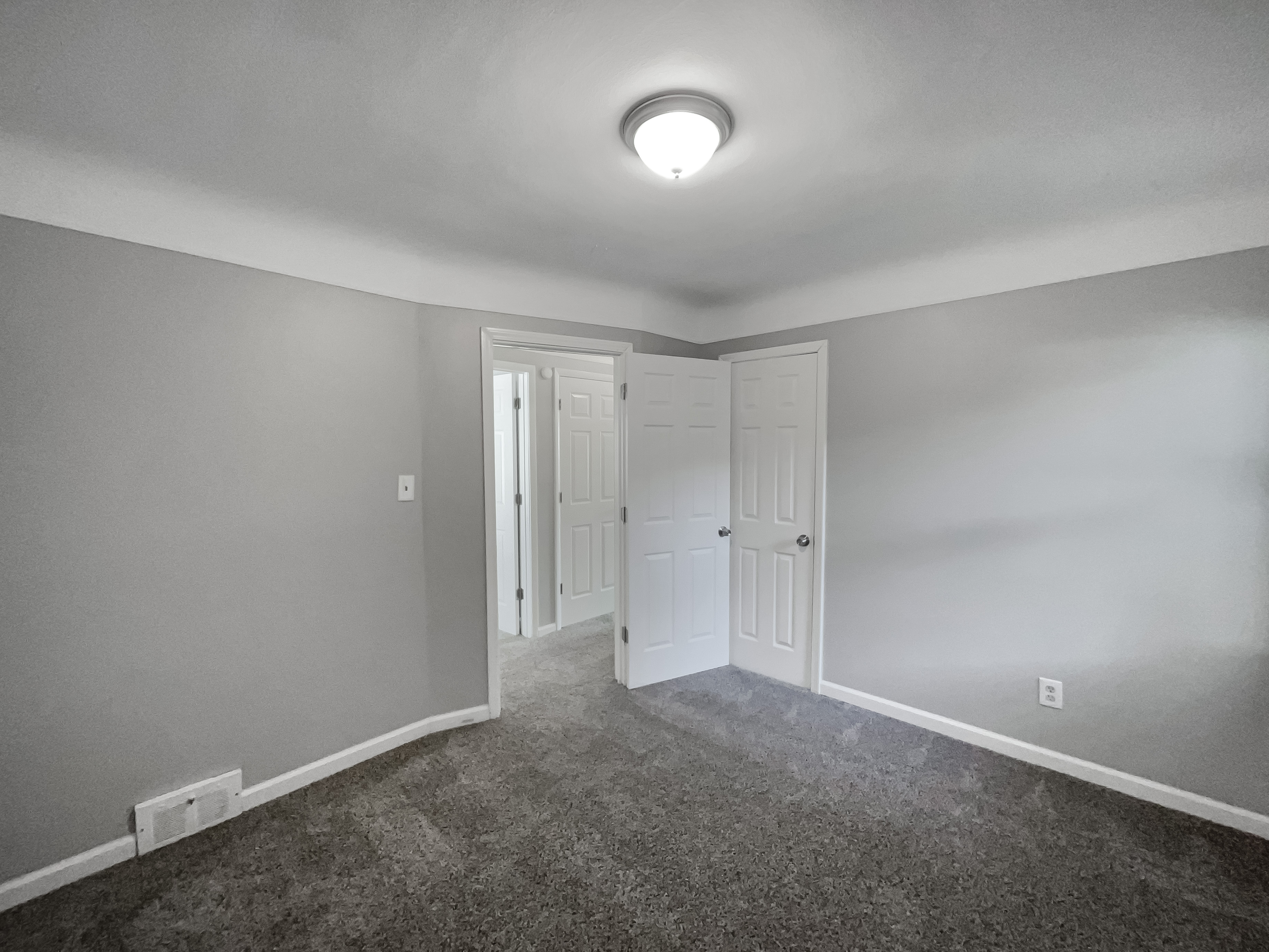 Photo 13 of 23 of 18067 Rosetta Ave, Eastpointe, MI