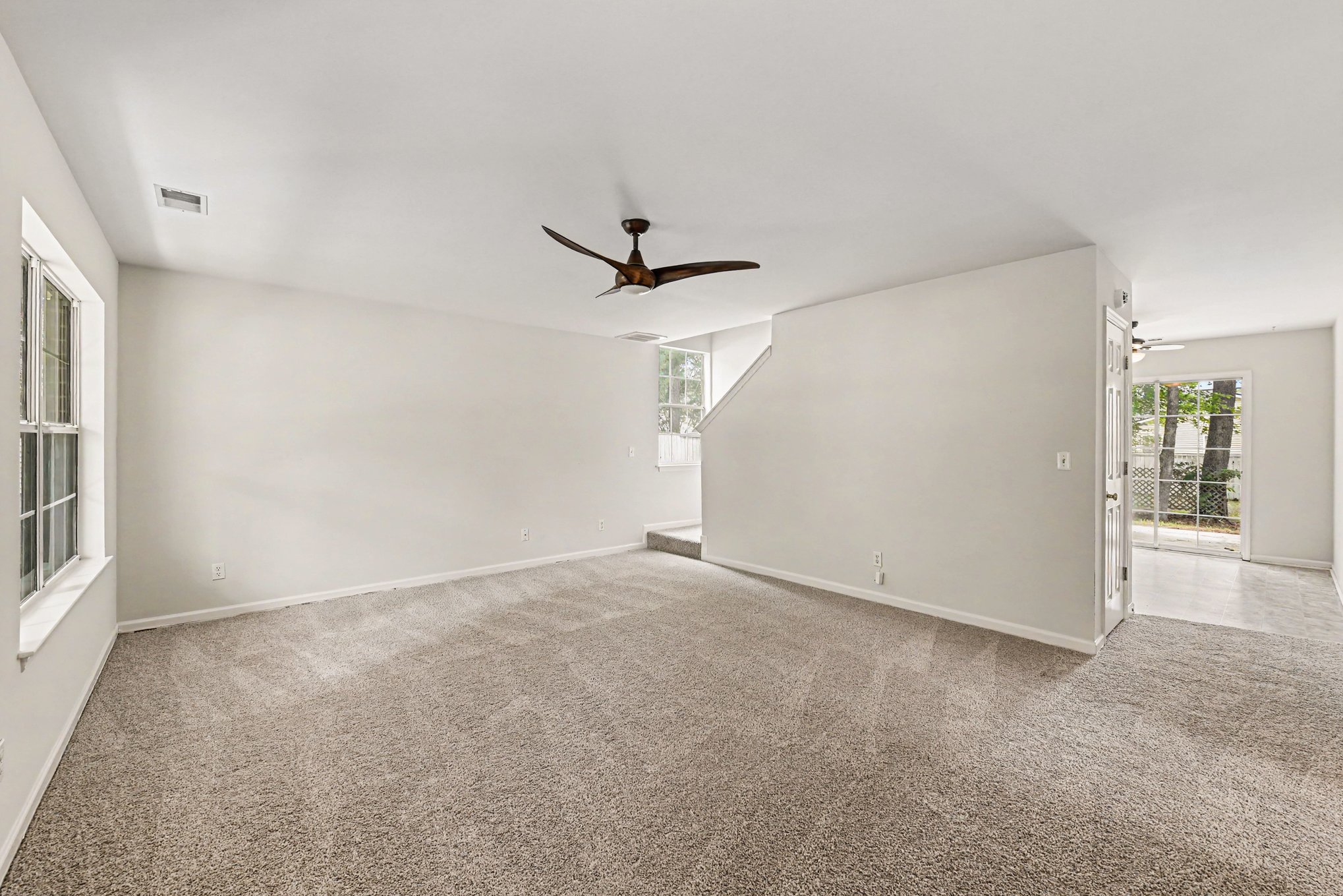 Photo 2 of 17 of 4861 Hearthside Dr, Summerville, SC