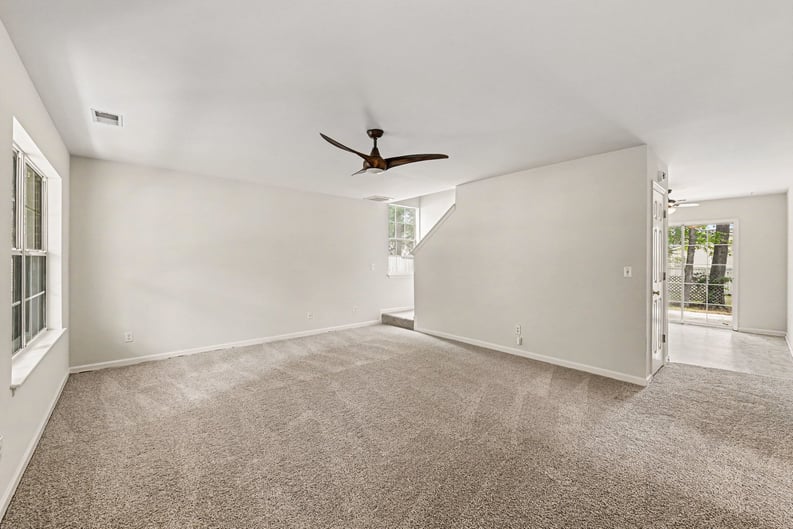 Property photo 2 of 4861 Hearthside Dr