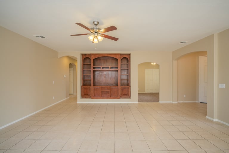 Photo 7 of 30 - 14226 Shaw Butte Dr N, Surprise, AZ 85379