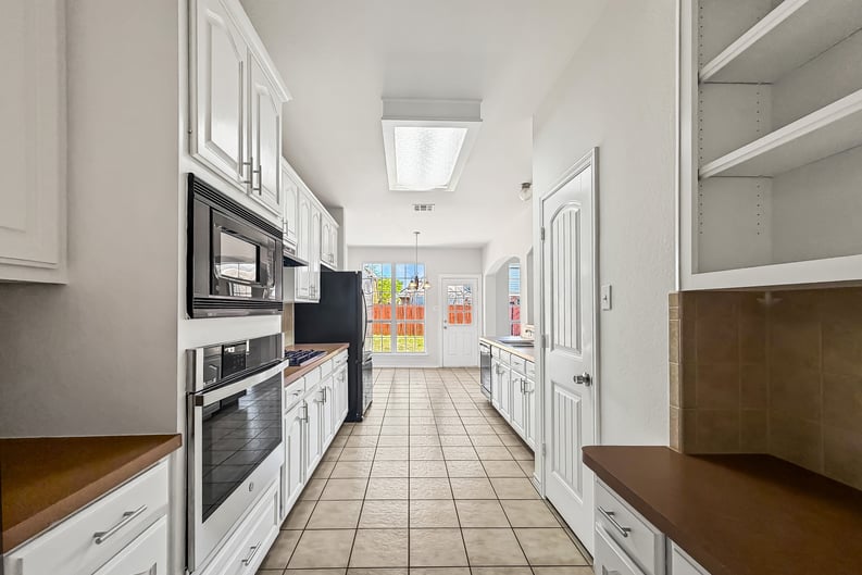 Property photo 2 of 8212 Boulder River Trl