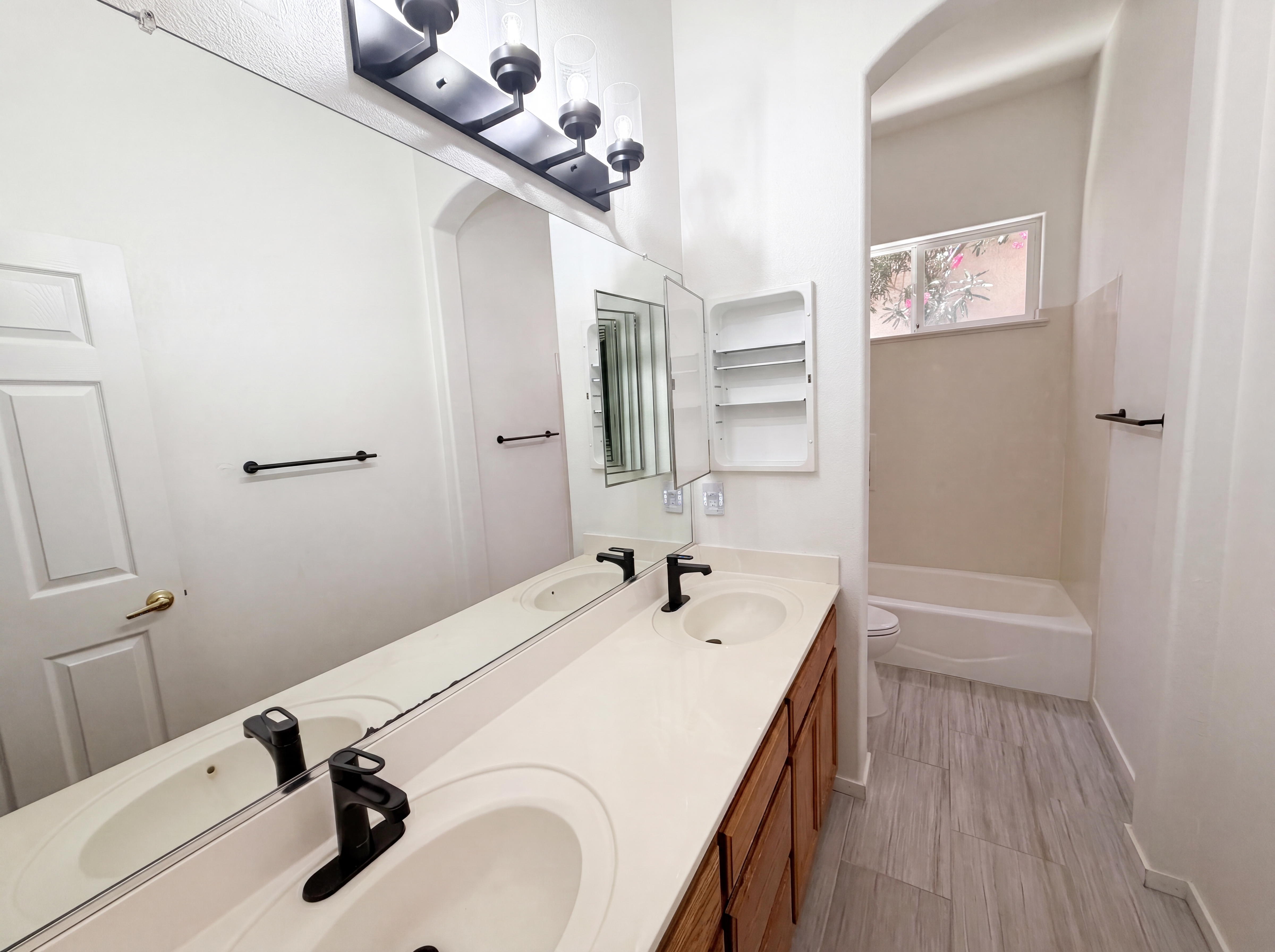Photo 18 of 28 of 3309 Mokelumne Ct, Modesto, CA