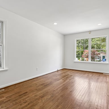 Property photo 3 of 7736 Woodlawn Ave