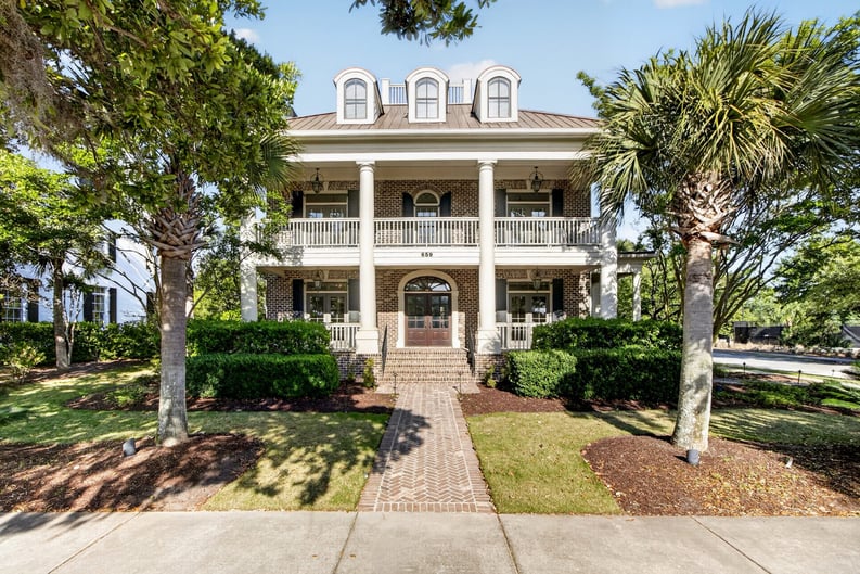 Property photo 1 of 659 Island Park Dr