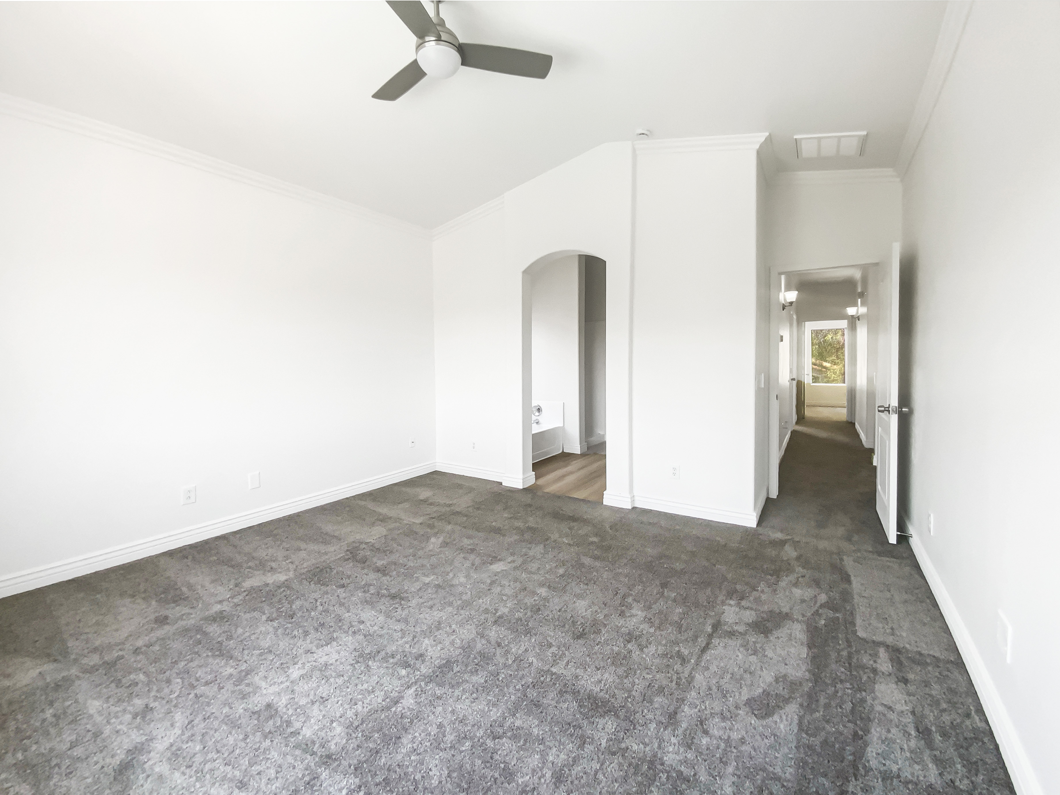 Photo 5 of 21 of 10221 E Knowles Ave, Mesa, AZ