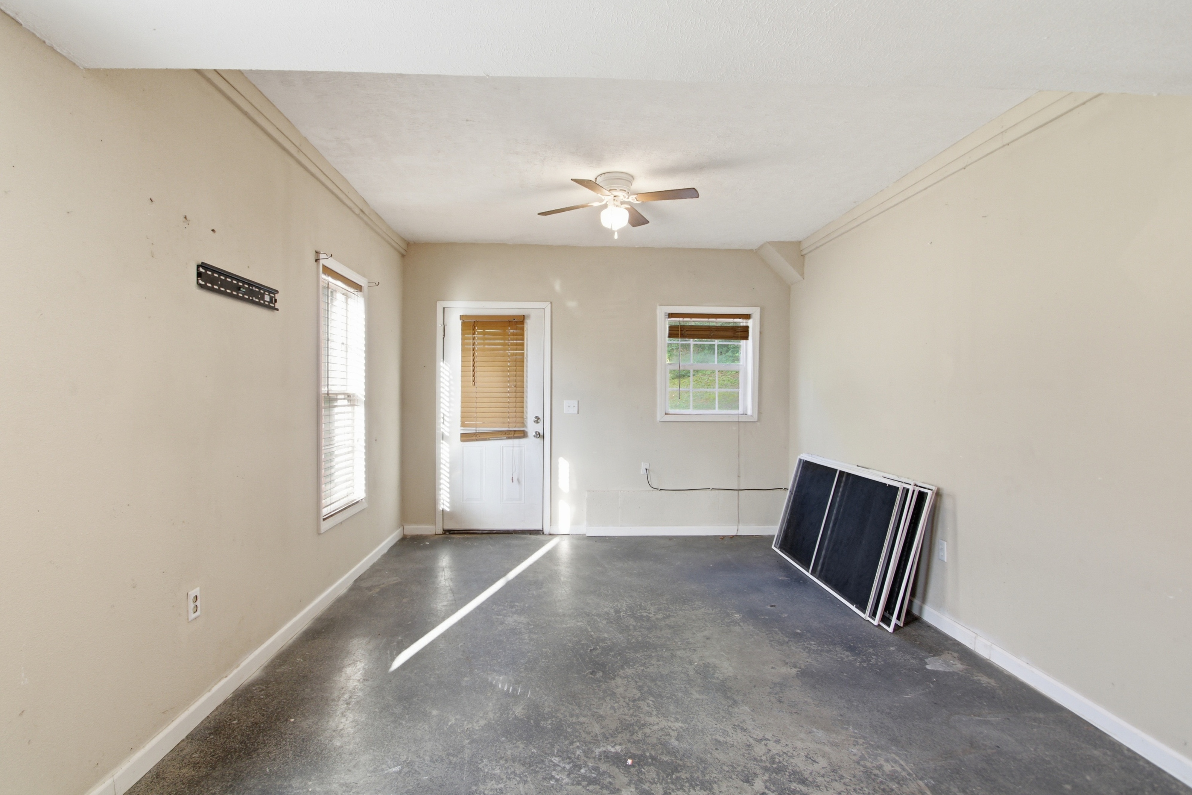 Photo 50 of 61 of 1028 River Forest Pt, Lawrenceville, GA