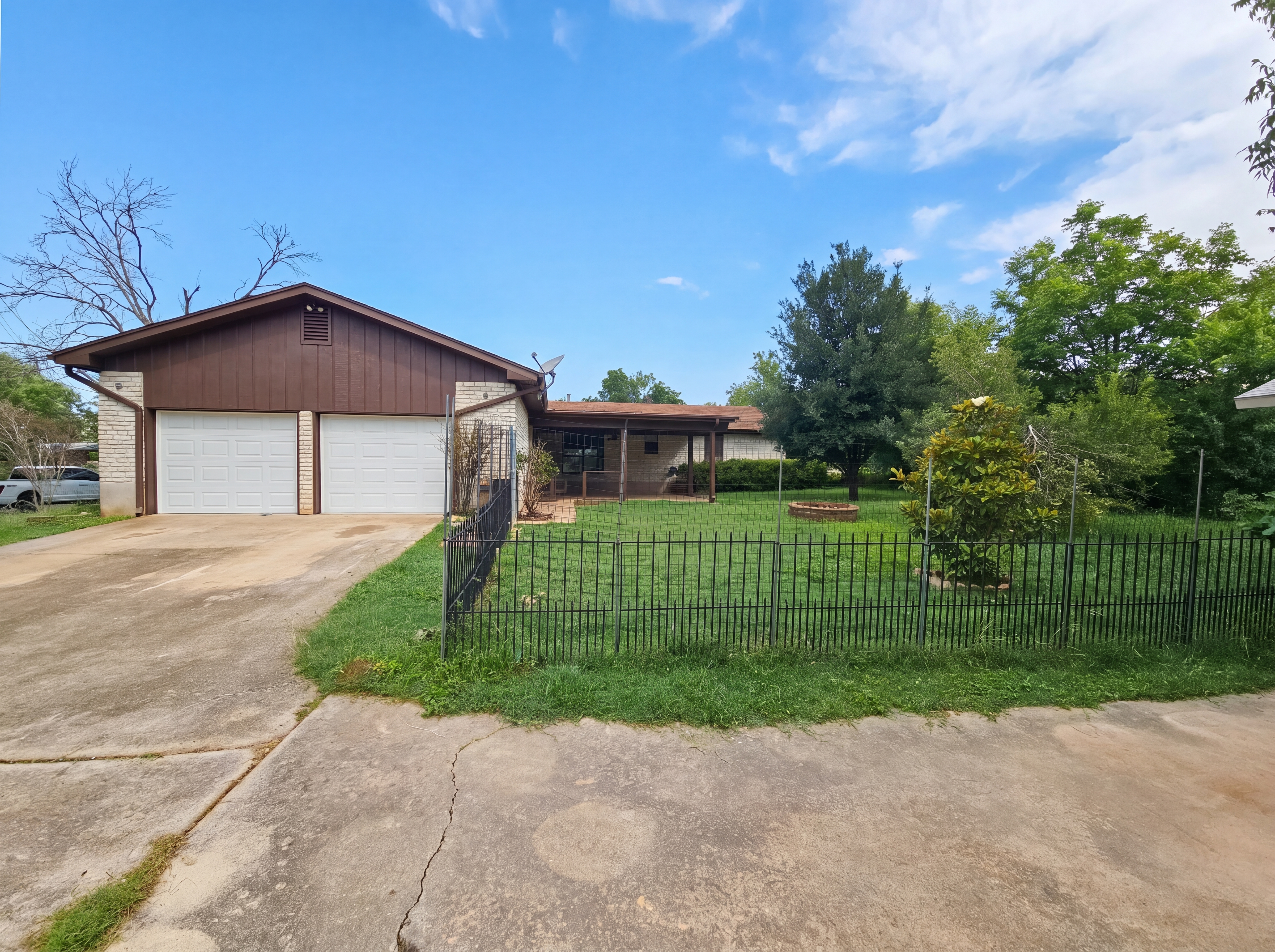 Photo 7 of 24 of 306 Ranchero Rd, Kerrville, TX