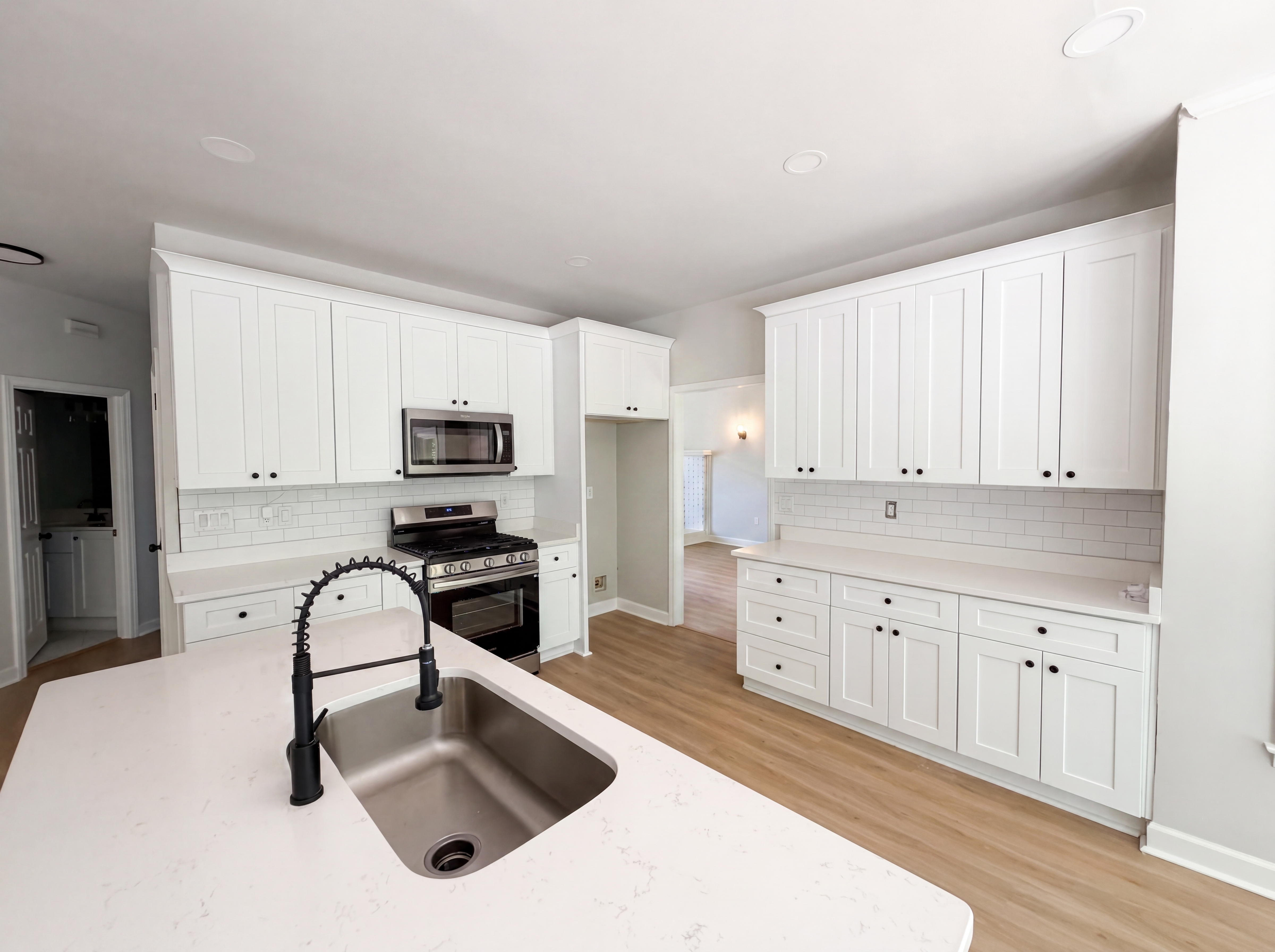 Photo 2 of 26 of 6095 Coral View Dr, Harrisburg, NC