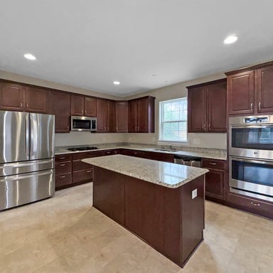 Property photo 2 of 2829 Deer Creek Ct