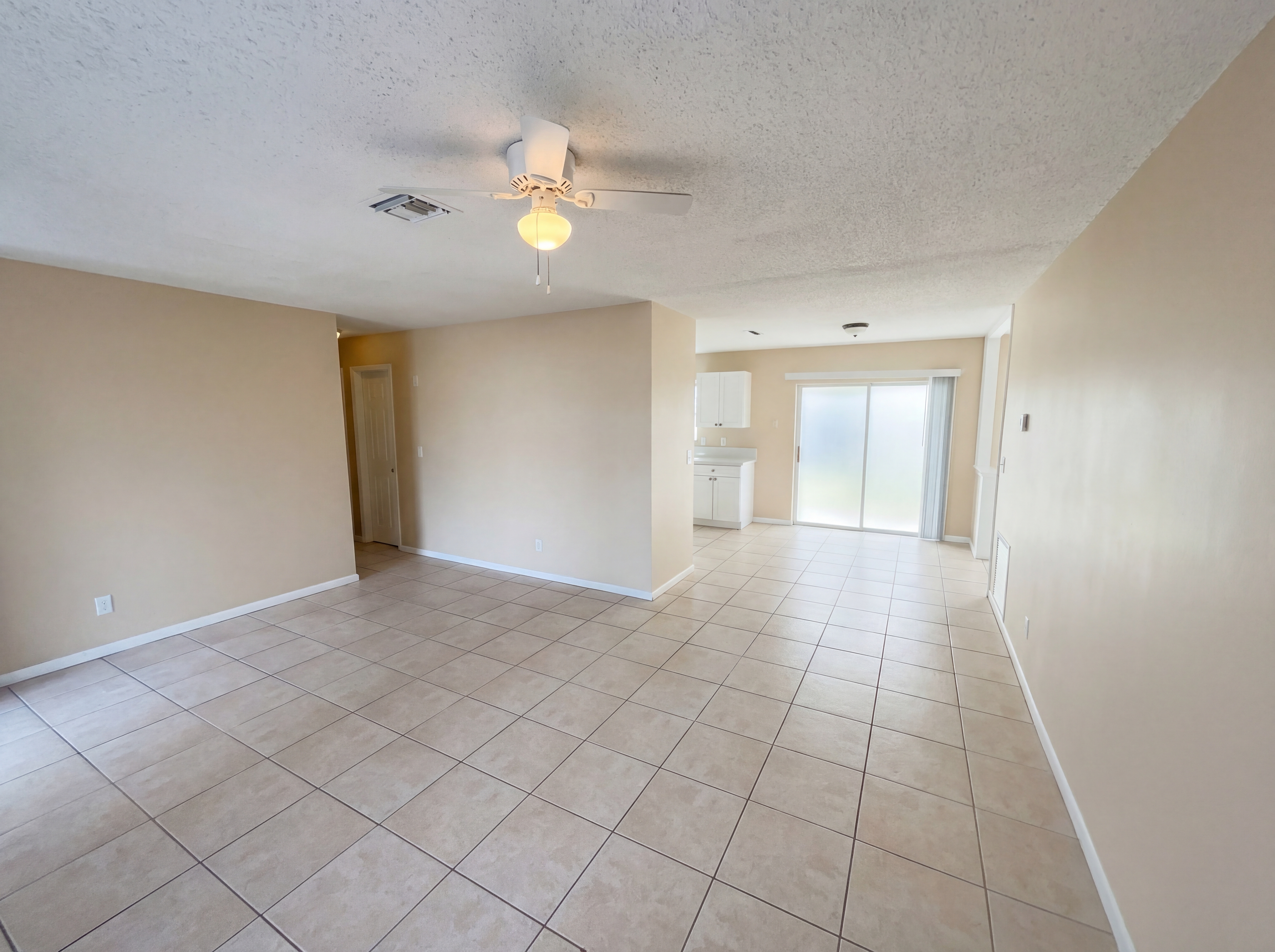 Photo 8 of 22 of 1118 SE Proctor Ln, Port Saint Lucie, FL