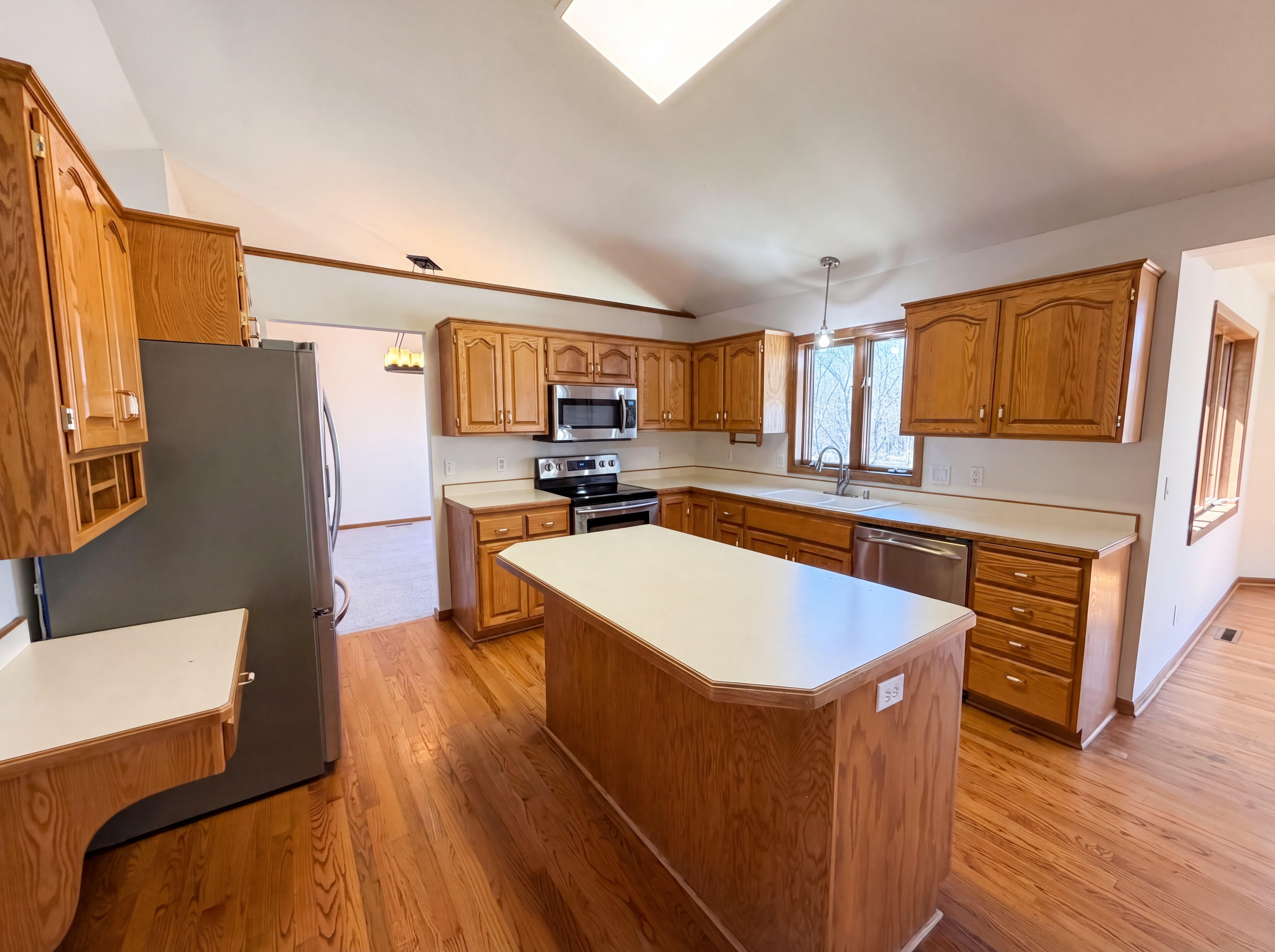 Photo 15 of 38 of 8433 Upland Ln N, Maple Grove, MN
