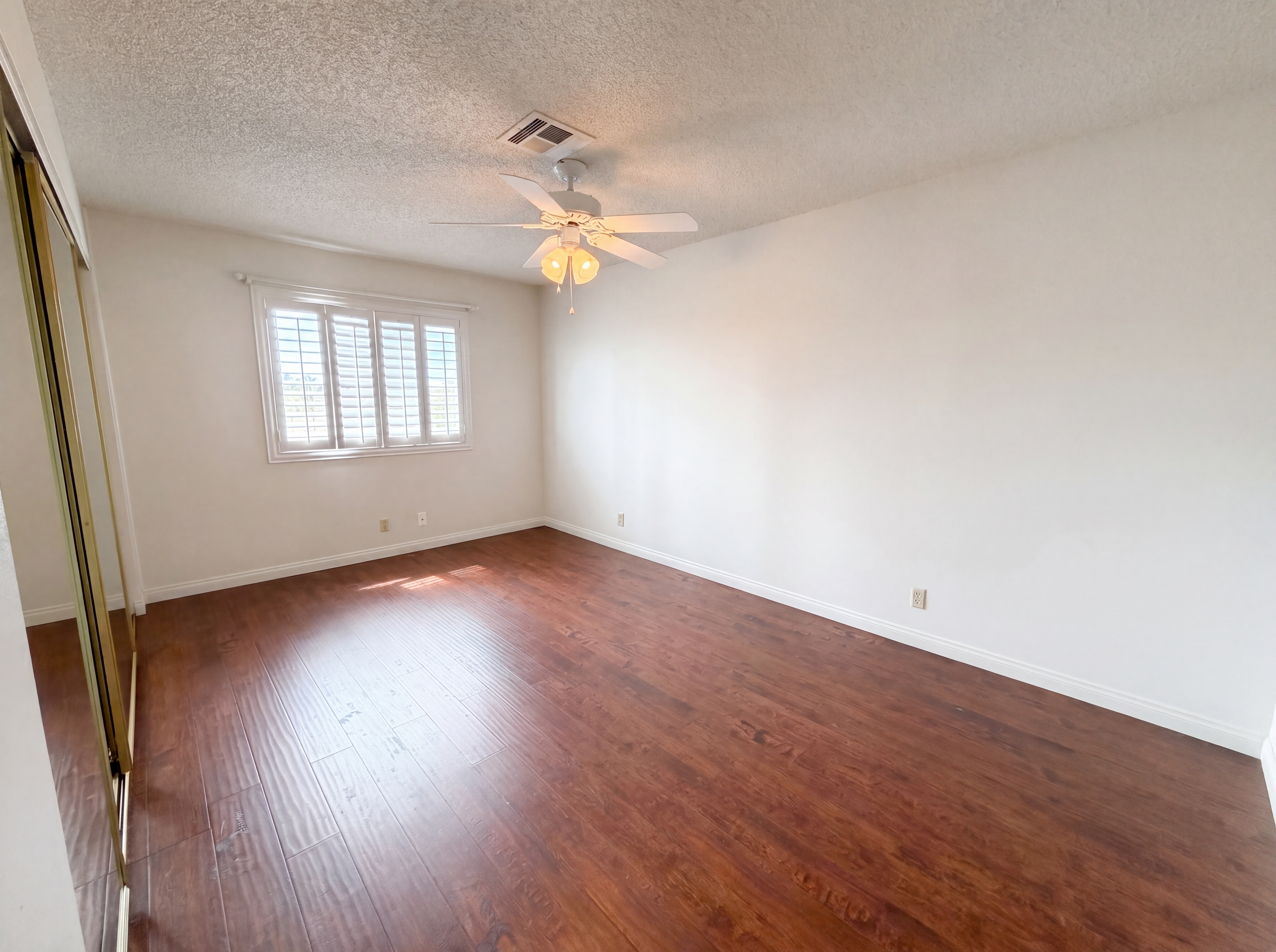 Photo 4 of 47 of 1325 Keifer Ln, Las Vegas, NV