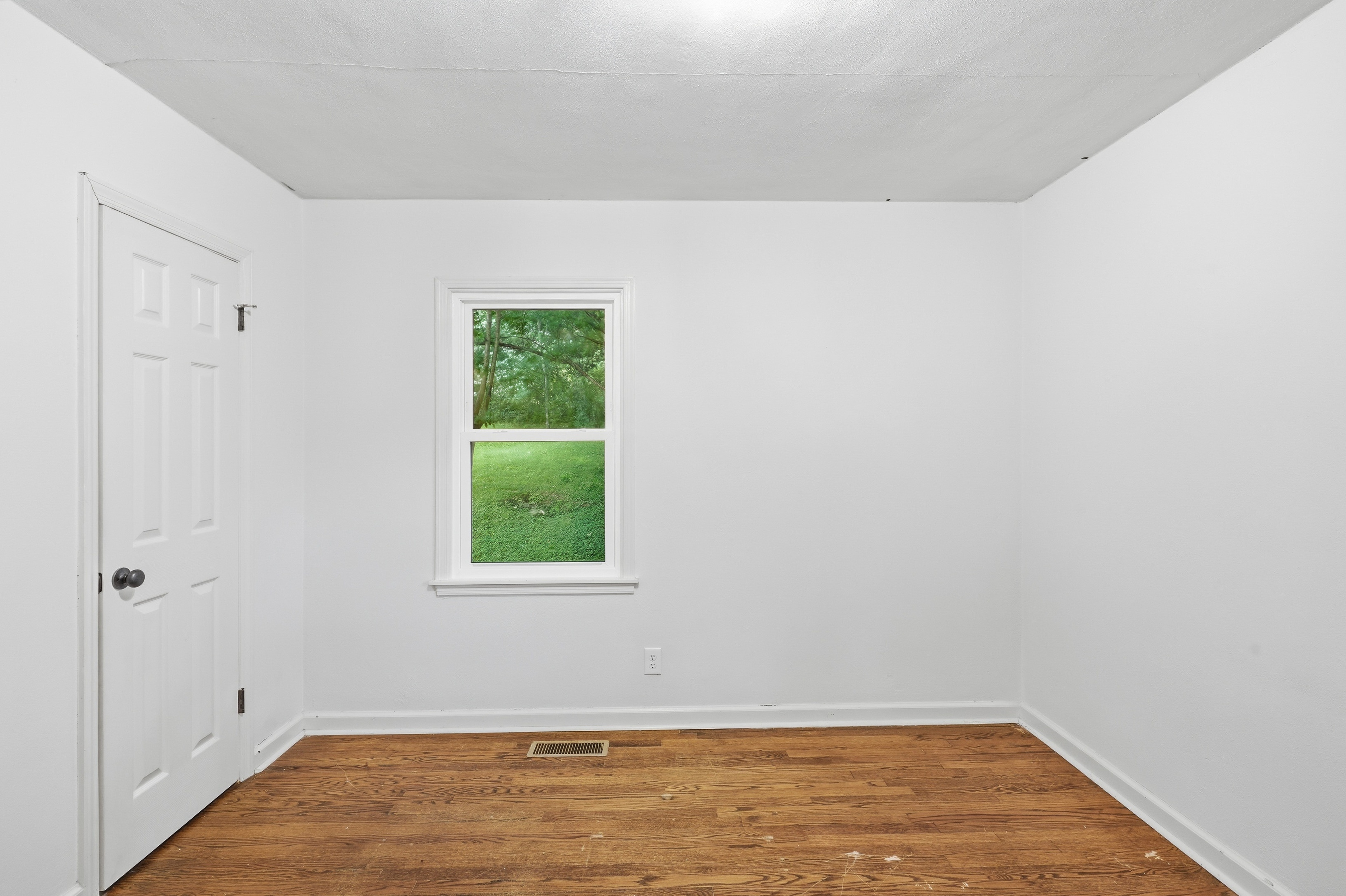 Photo 18 of 29 of 3703 Thrushwood Dr, Chattanooga, TN