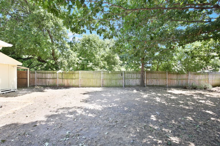 Photo 24 of 24 - 2825 Garden Oaks Pl, Grand Prairie, TX 75052