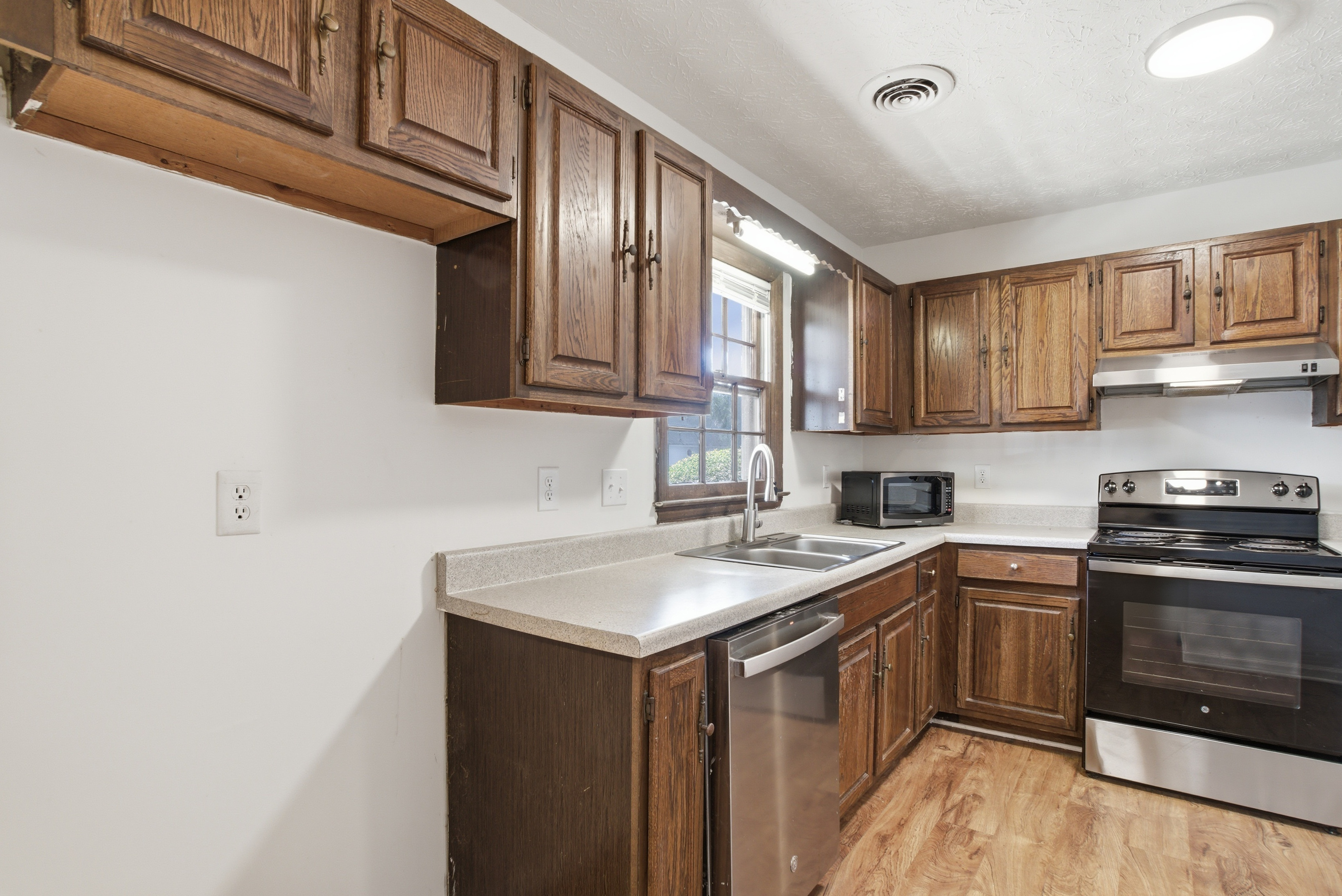 Photo 13 of 29 of 1905 S Milledge Ave, Athens, GA