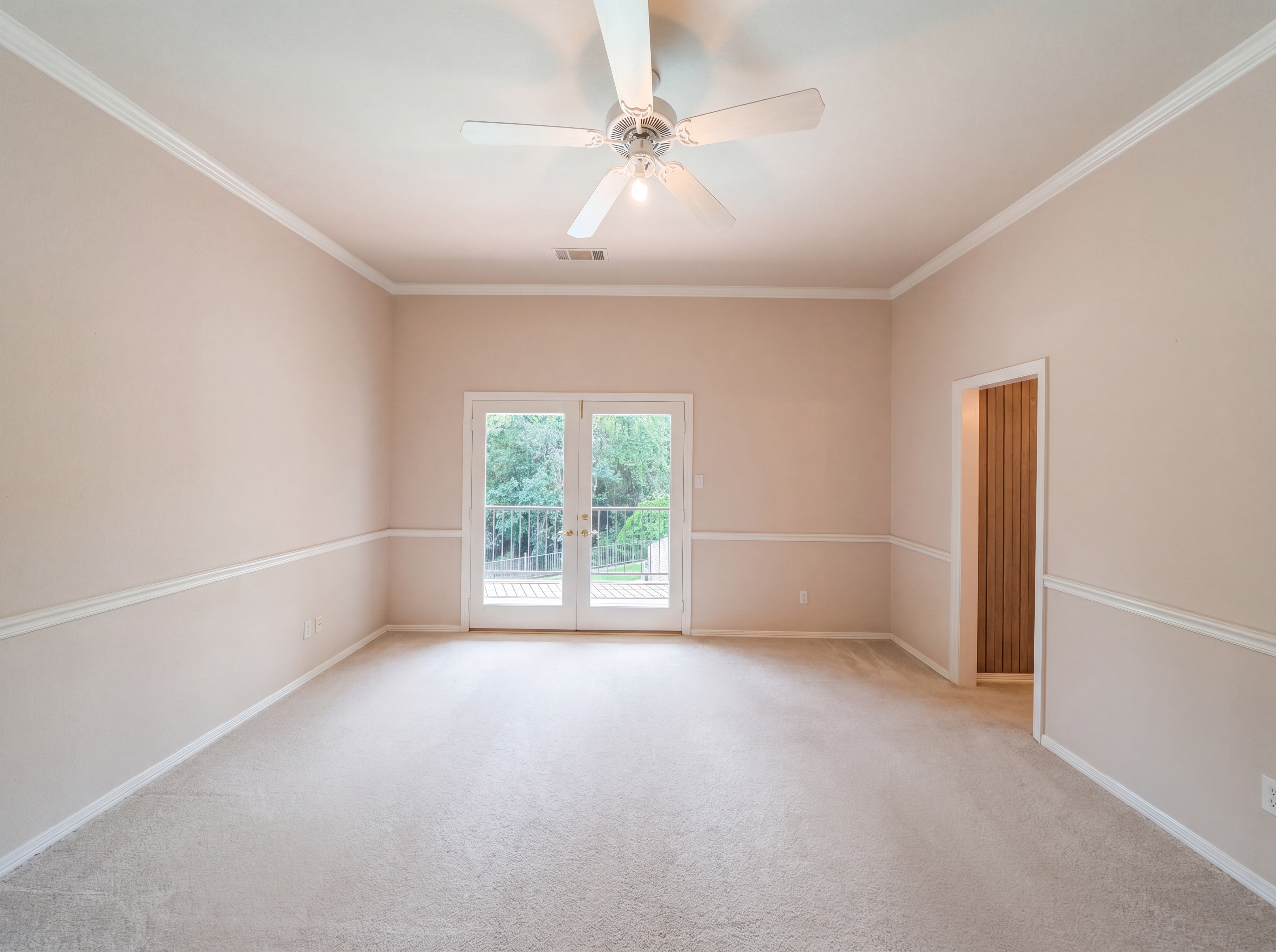Photo 12 of 27 of 2533 Vista Creek Ct, Garland, TX
