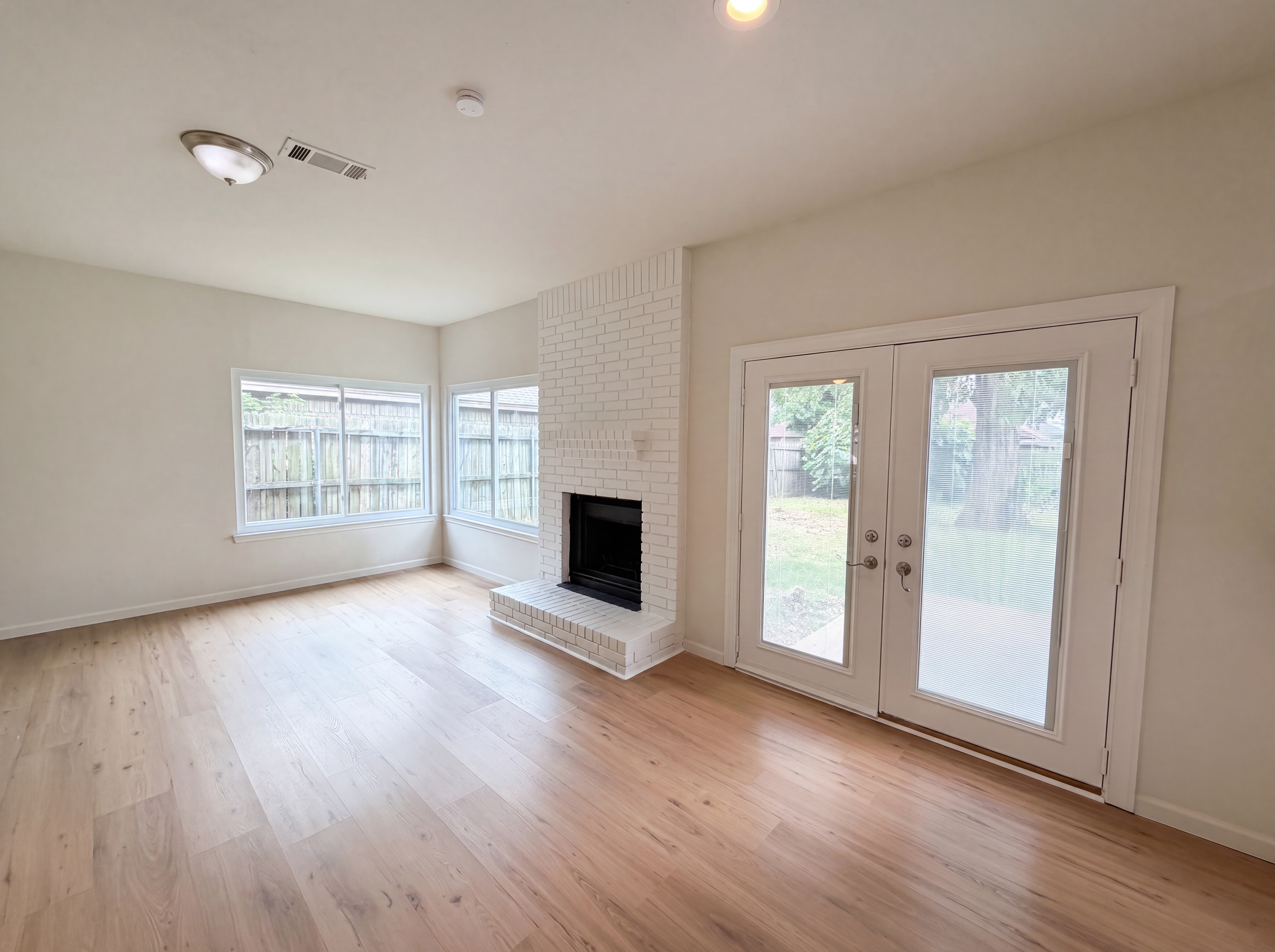 Photo 8 of 19 of 2804 Rice Dr, Rowlett, TX