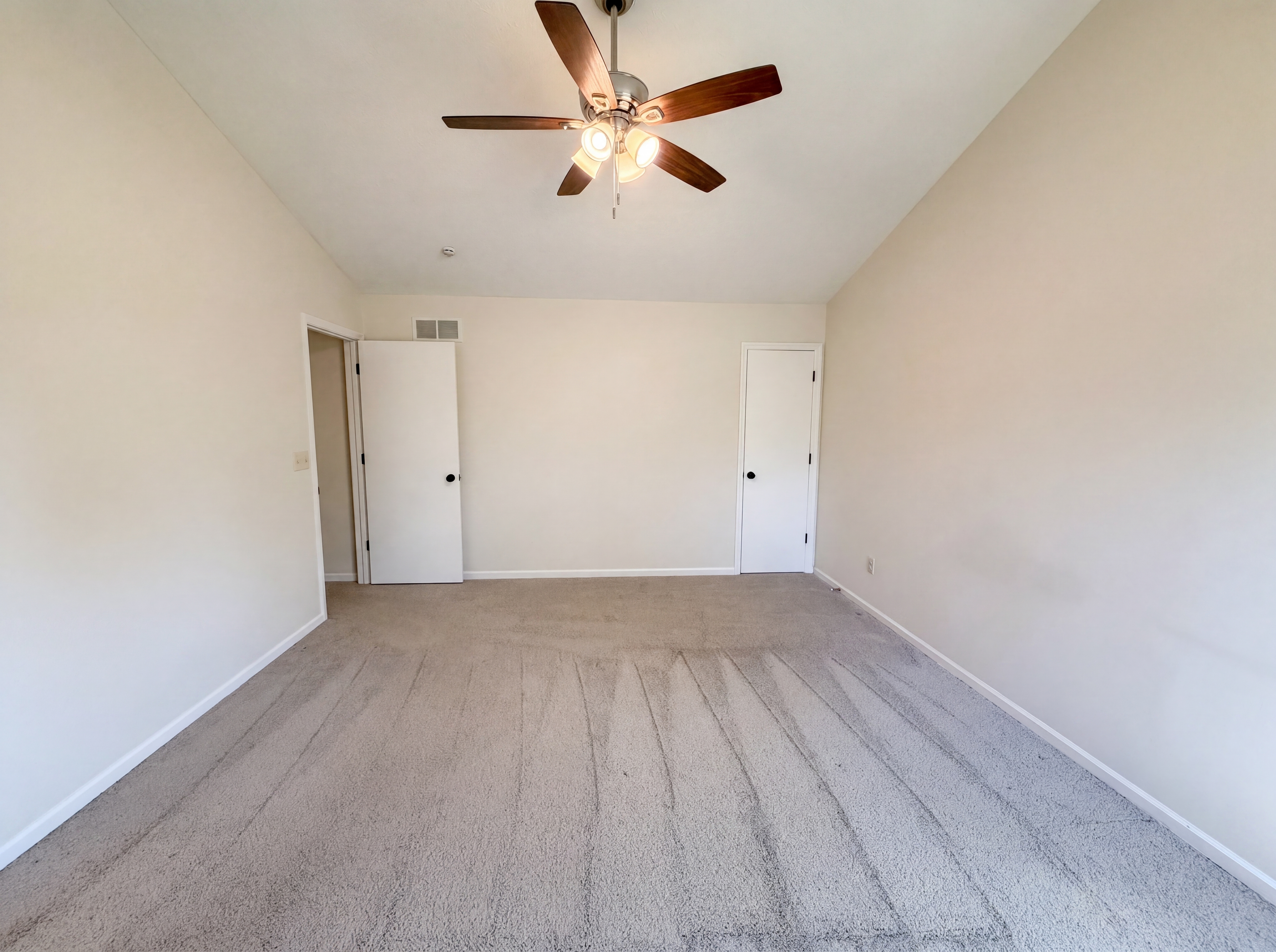 Photo 9 of 29 of 4976 Vicksburg Ln, Hilliard, OH