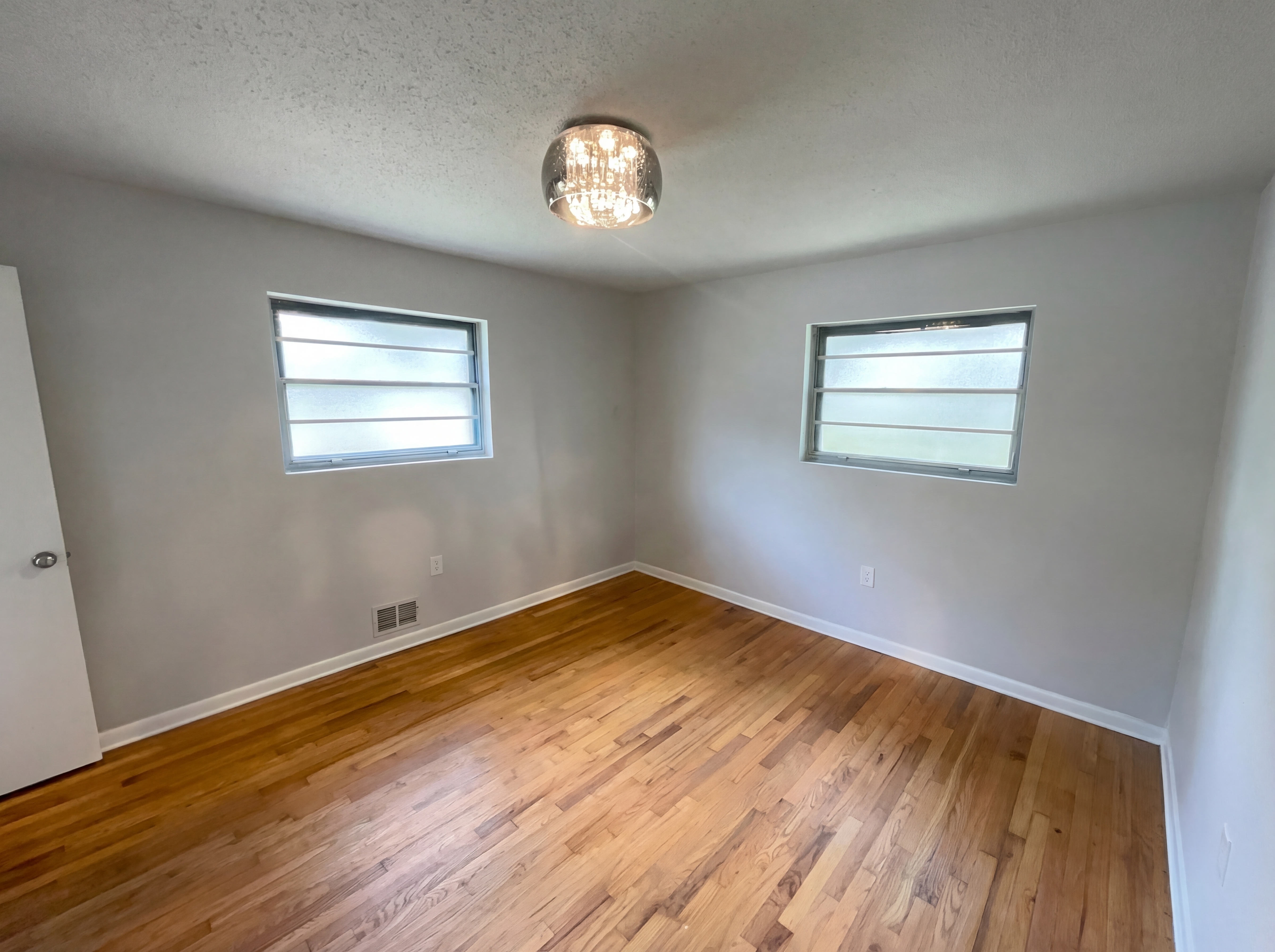 Photo 17 of 19 of 2855 Jerome Rd, Atlanta, GA