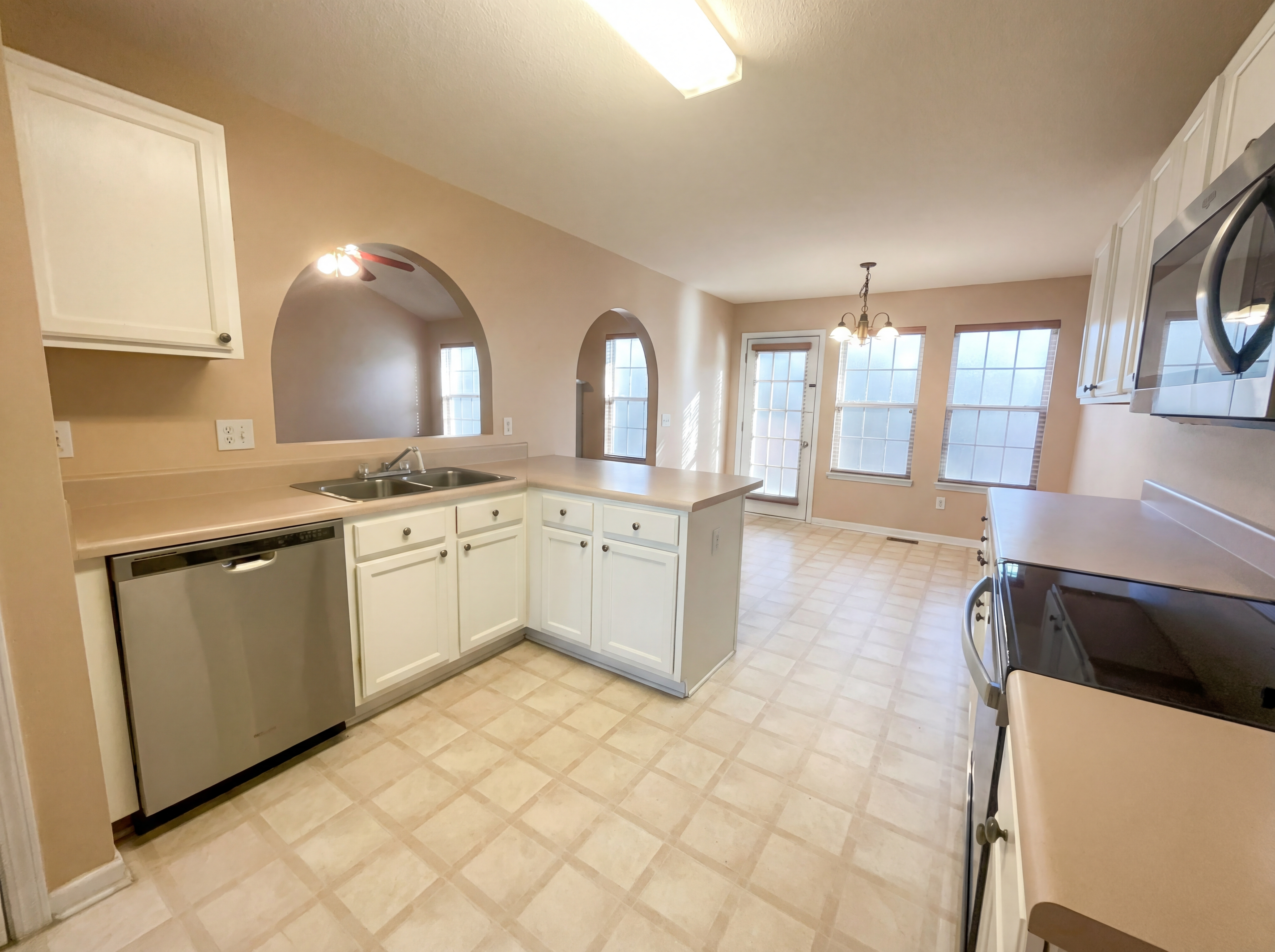 Photo 2 of 24 of 3062 Crest Ridge Cir SW, Marietta, GA