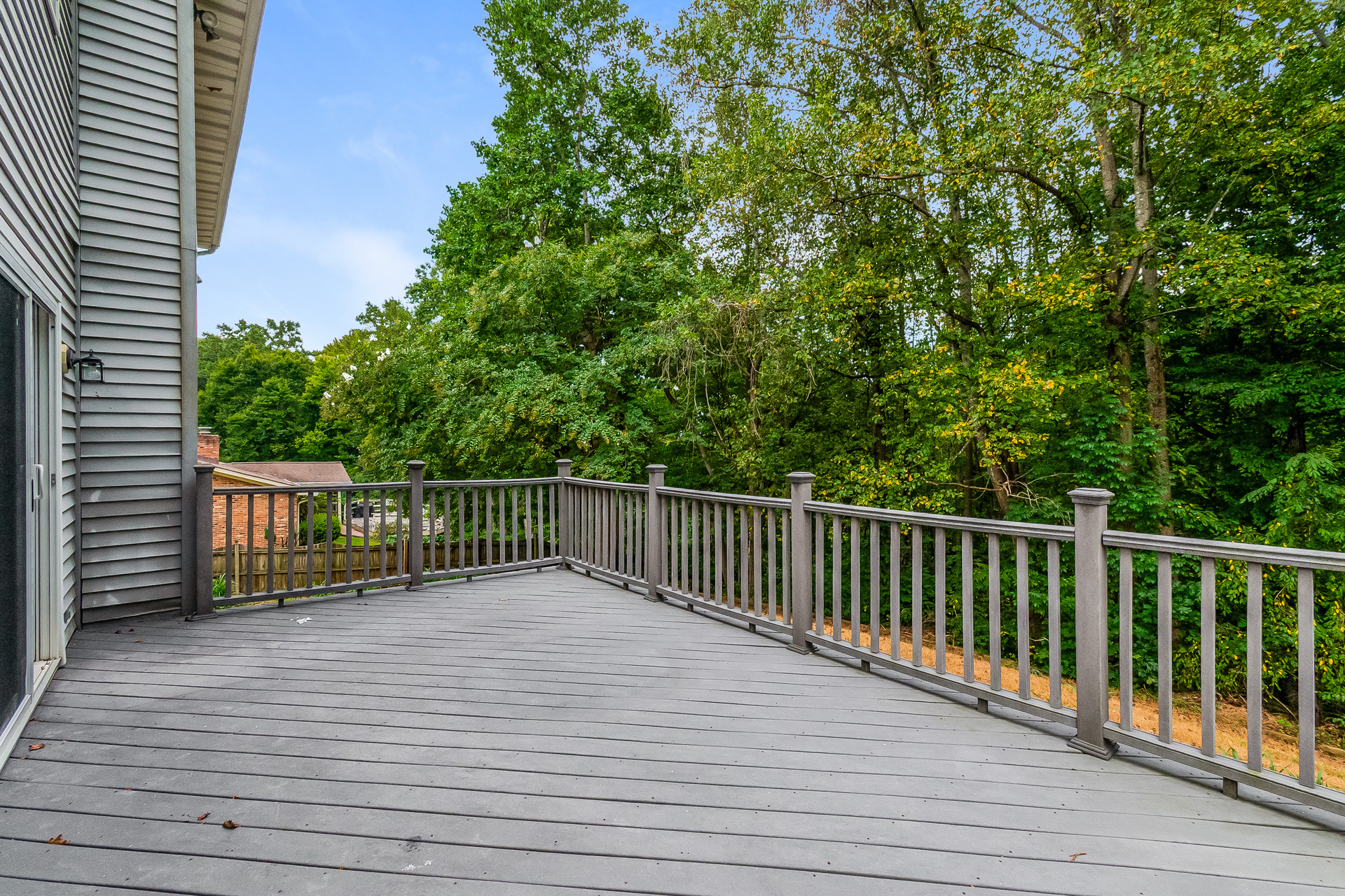Photo 19 of 31 of 15074 Barkwood Dr, Woodbridge, VA