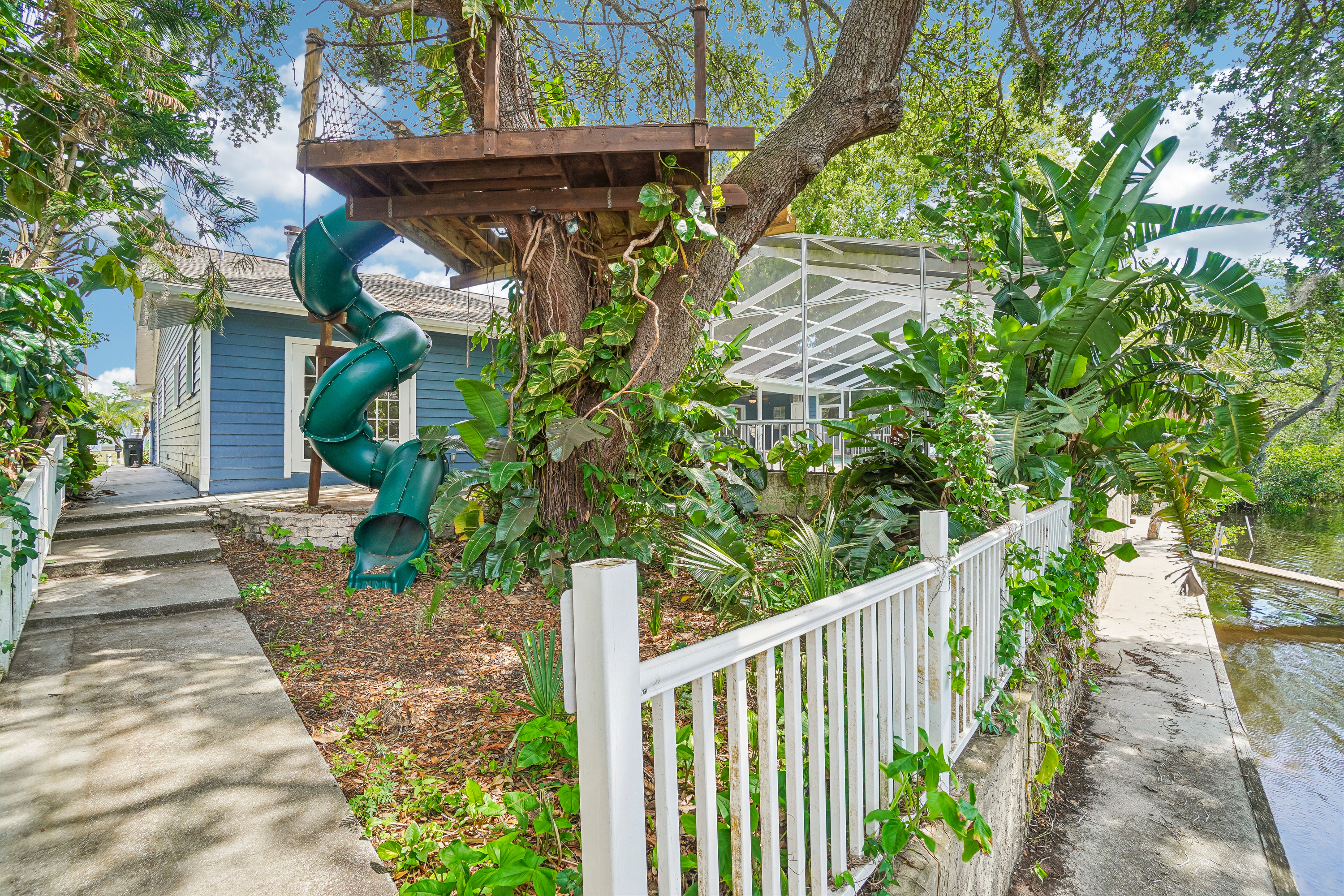 Photo 59 of 63 of 5609 Executive Dr, New Port Richey, FL