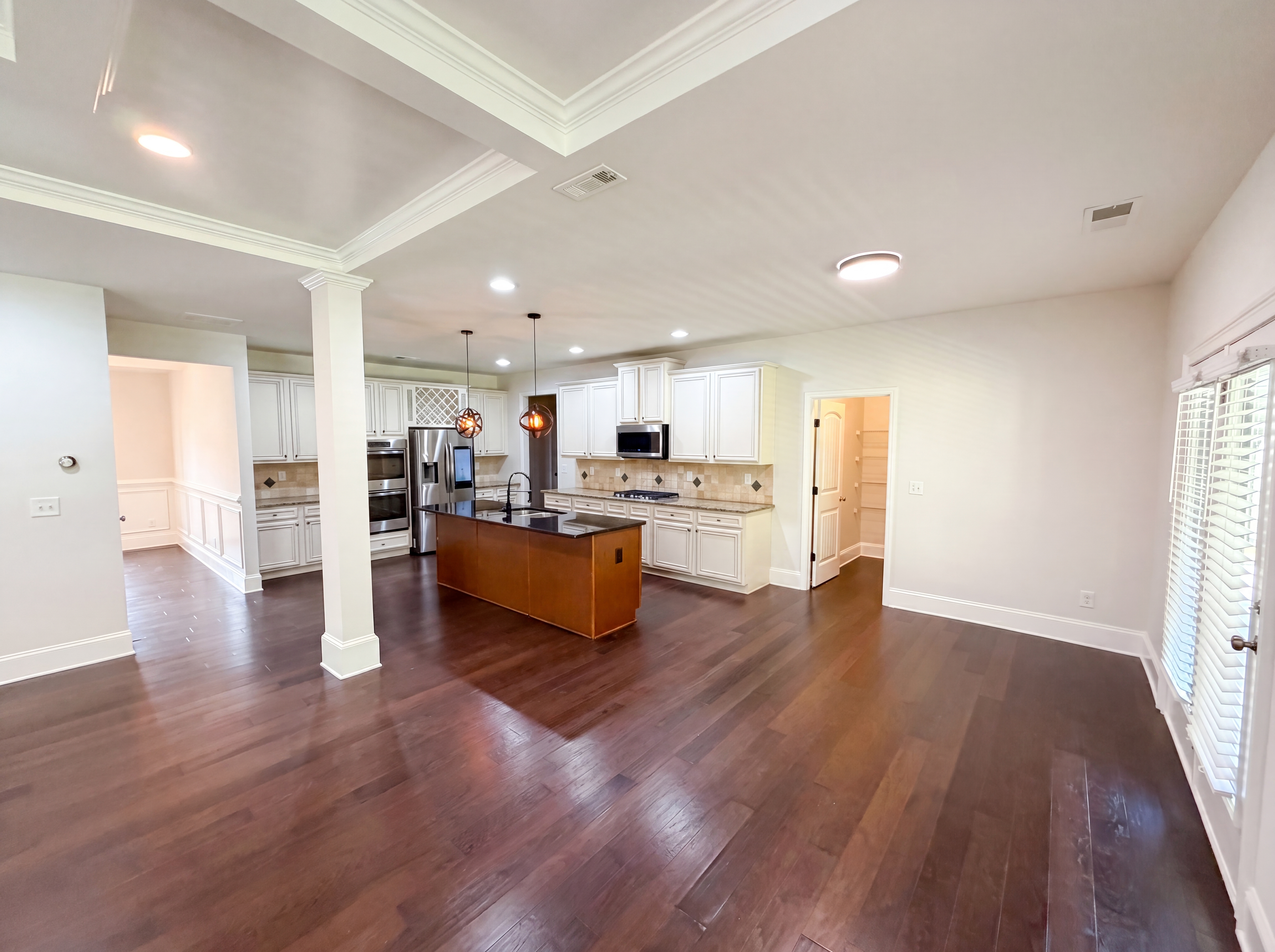 Photo 15 of 51 of 1481 Azalea Brook Dr, Lawrenceville, GA