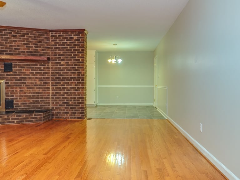 Photo 7 of 19 - 5113 Laurie Dr, Raleigh, NC 27606