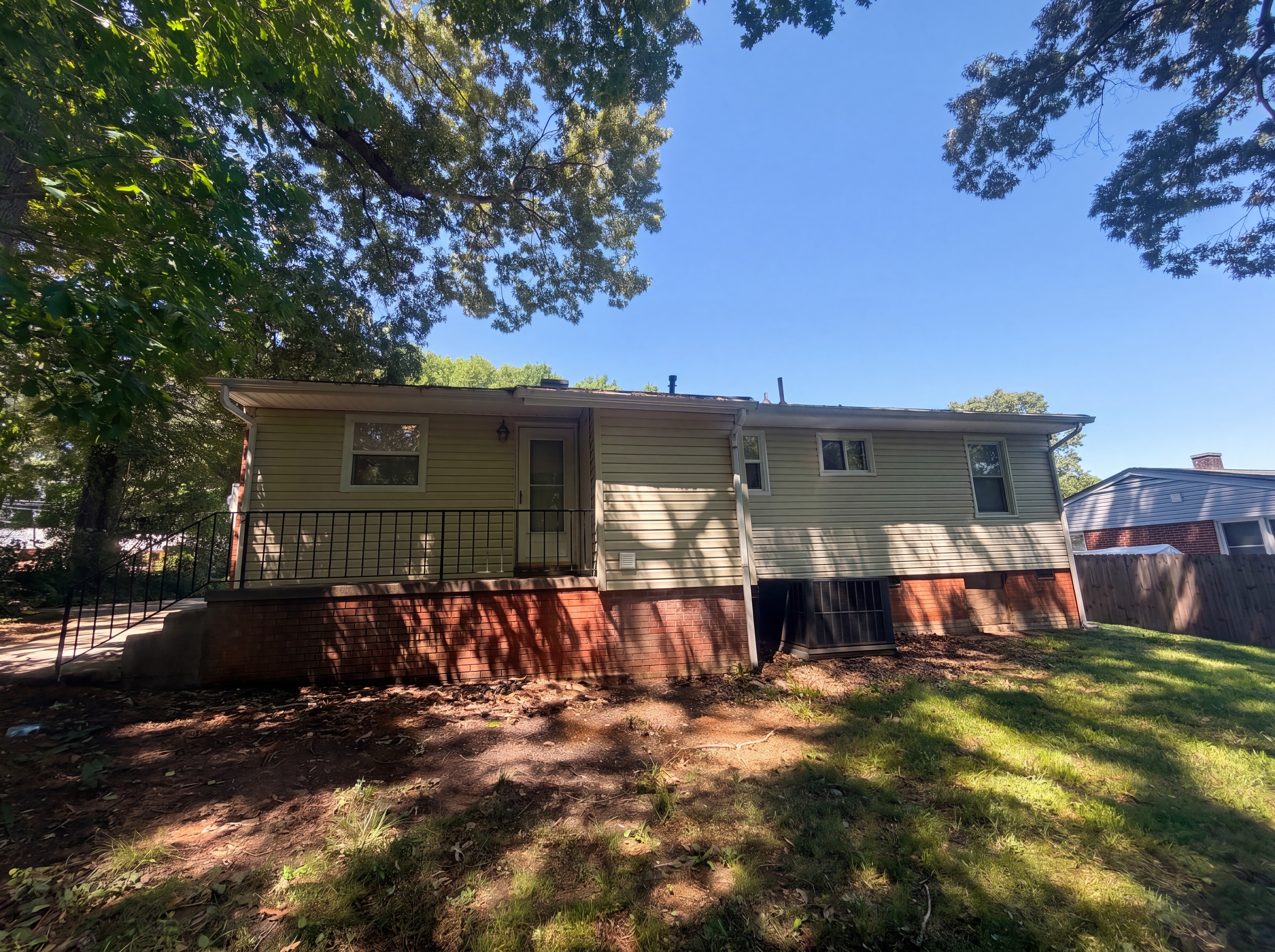 Photo 5 of 18 of 1428 Futrelle Dr, High Point, NC