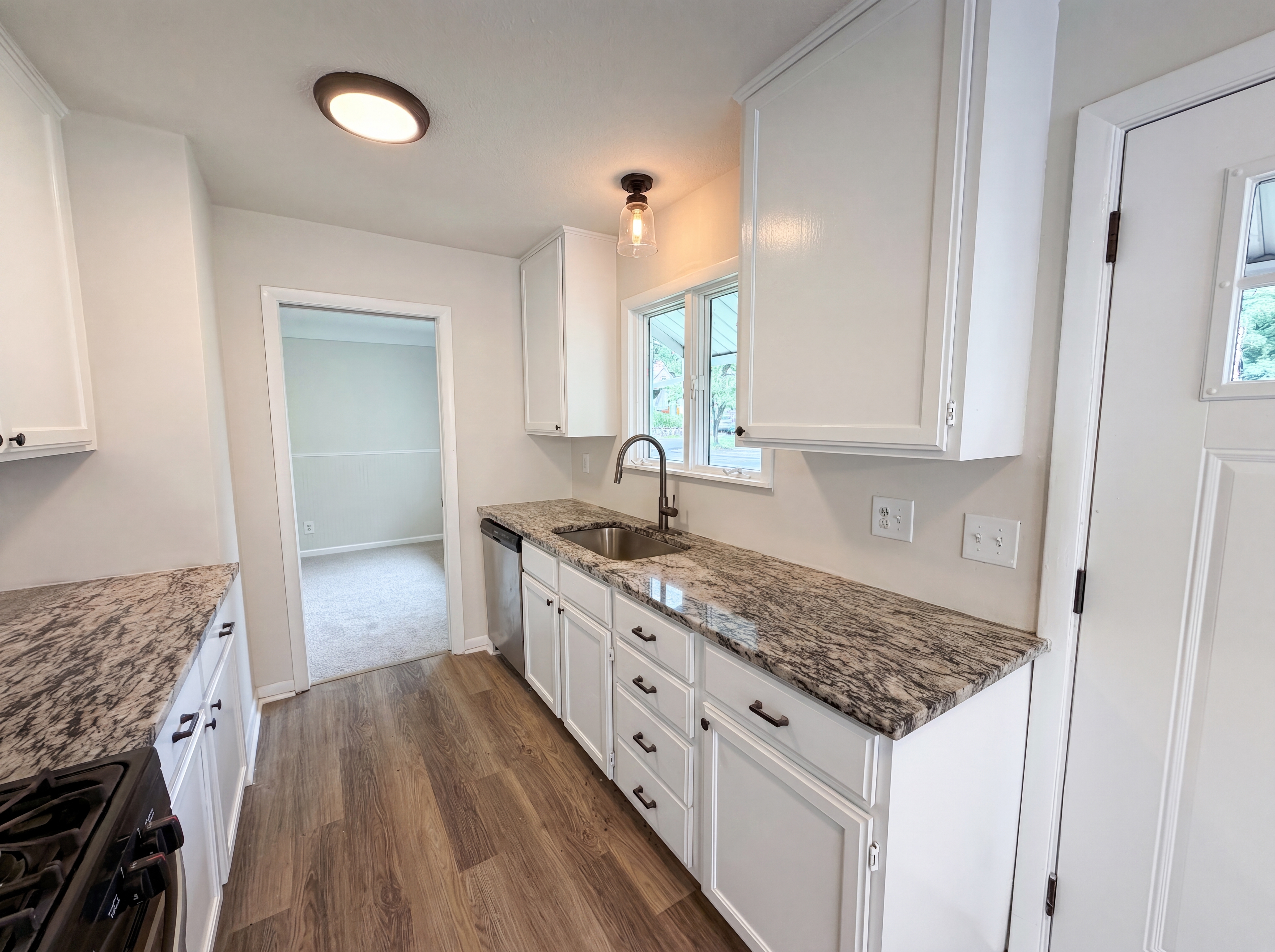 Photo 7 of 27 of 1695 Abell St, Maplewood, MN