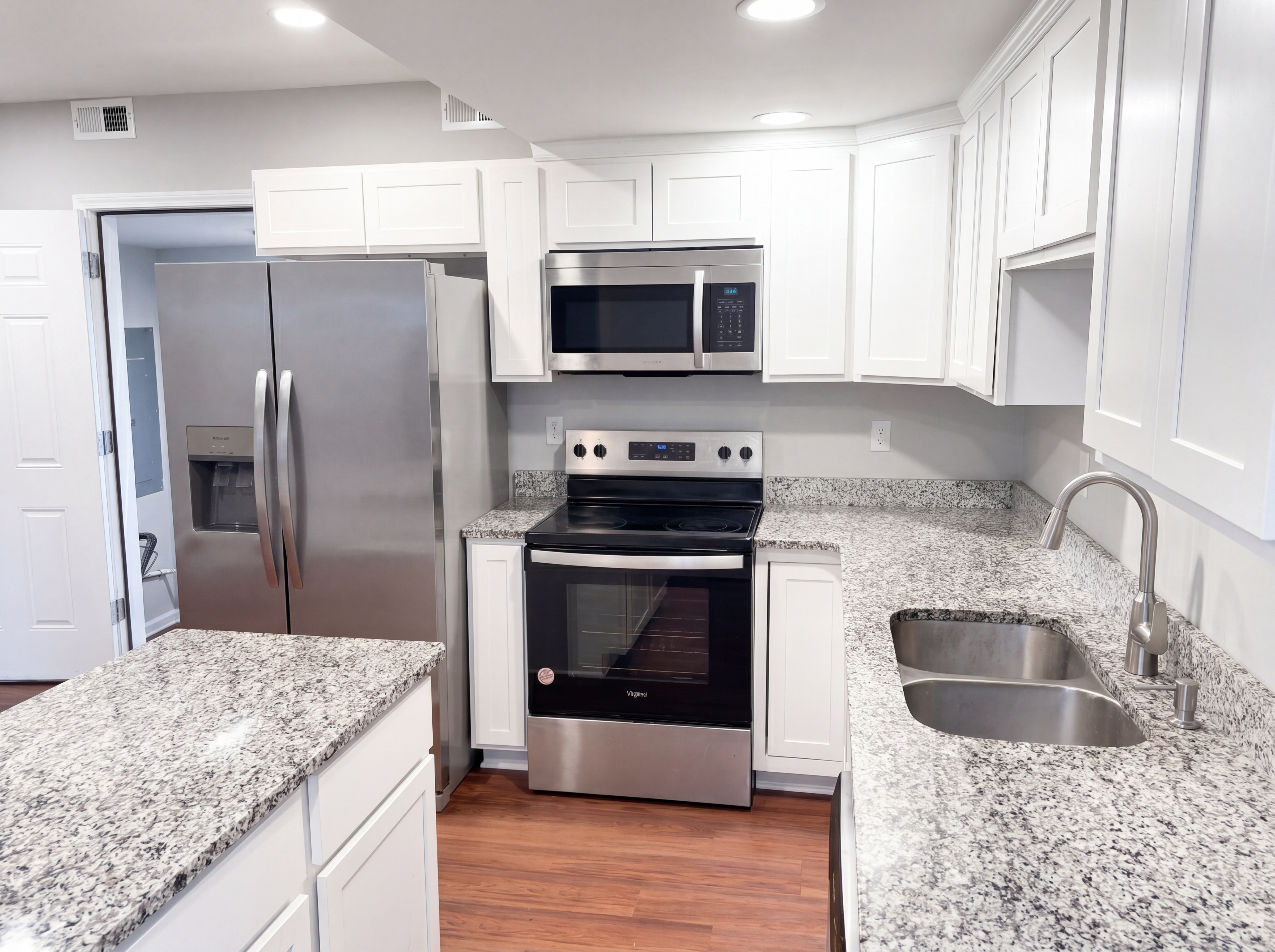 Photo 8 of 24 of 316 W Commerce St, Smyrna, DE