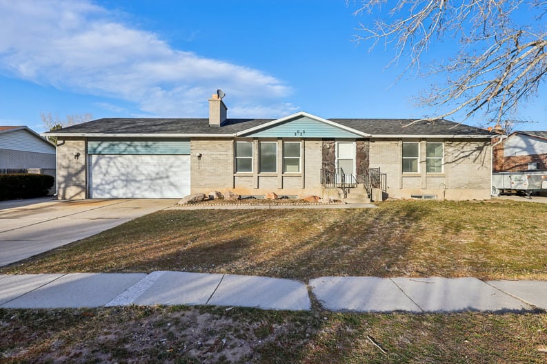 Property photo 1 of 3020 W Rosa Vista Dr