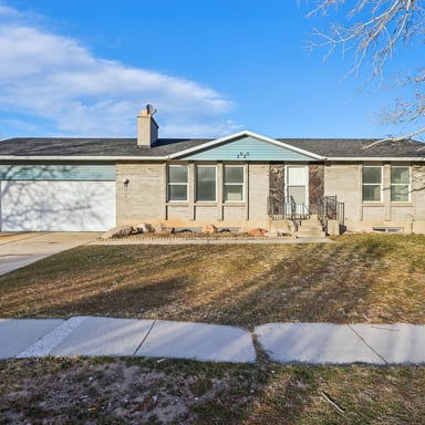 Property photo 1 of 3020 W Rosa Vista Dr