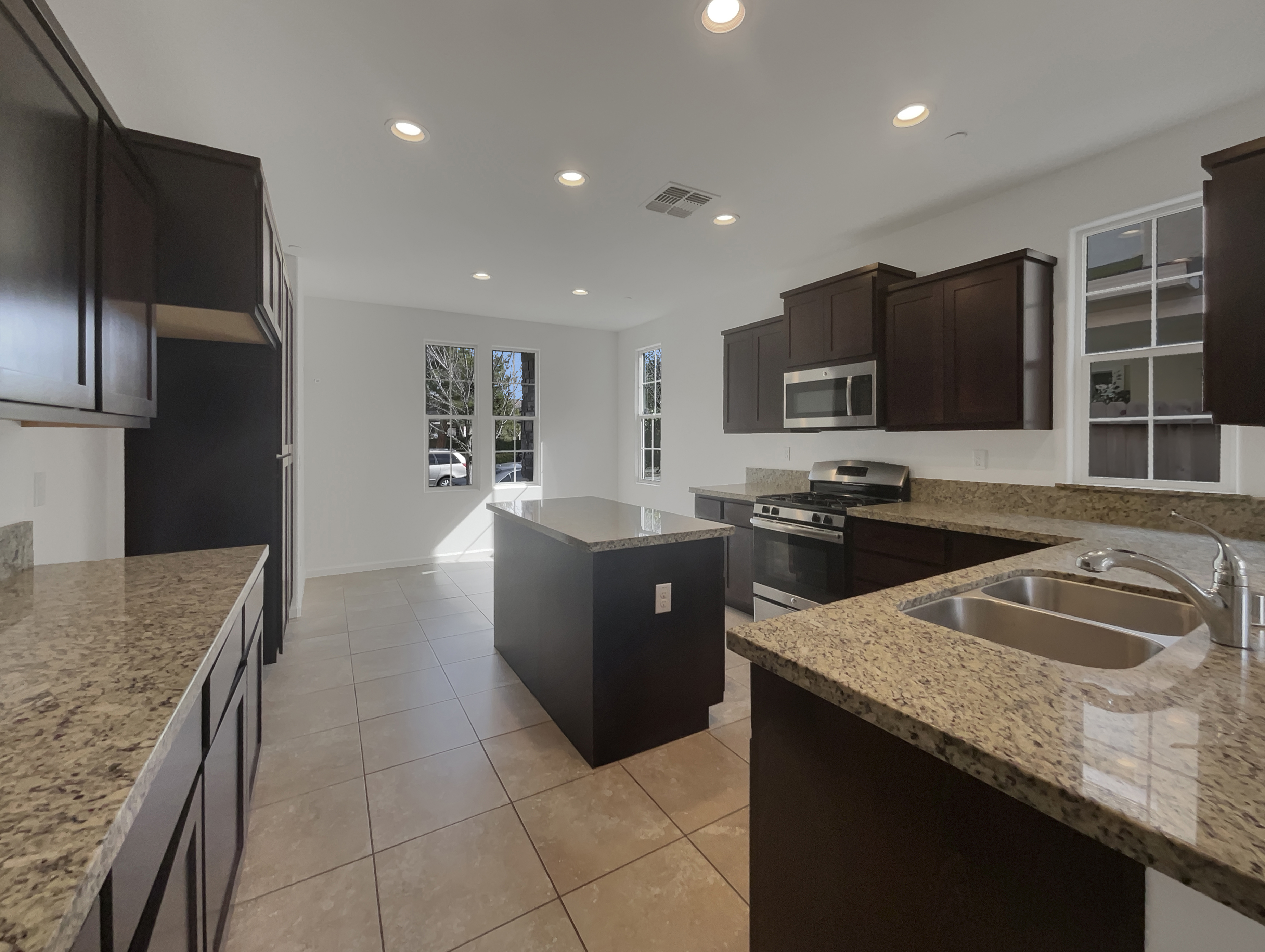 Photo 18 of 43 of 4579 Juneberry Dr, Sacramento, CA