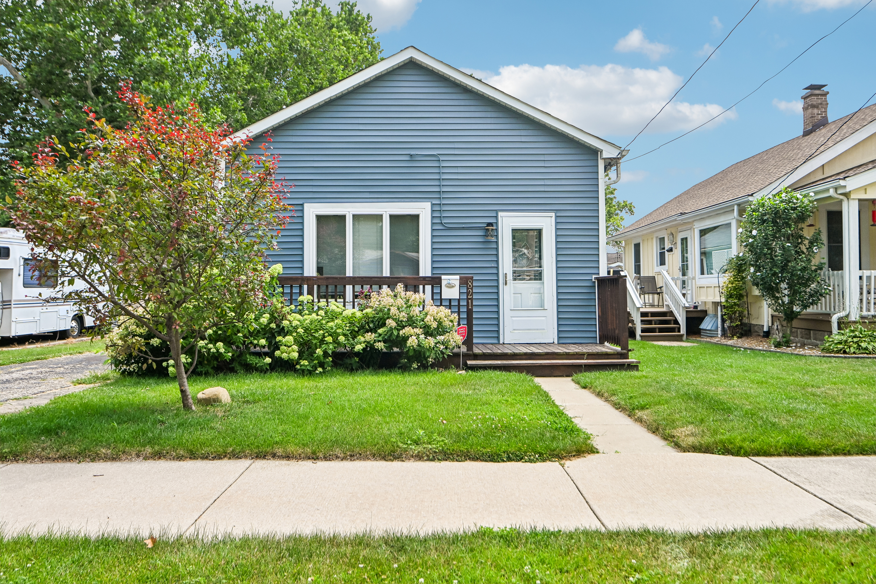 Photo 10 of 34 of 821 W Jackson St, Morris, IL