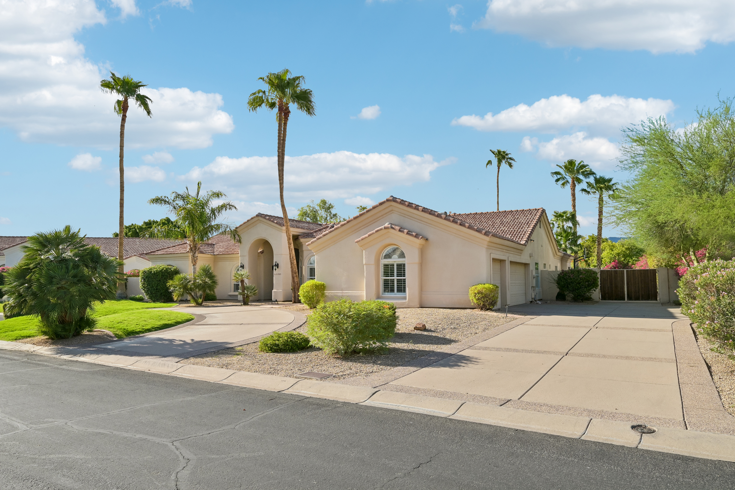 Photo 9 of 42 of 12158 E Ironwood Dr, Scottsdale, AZ