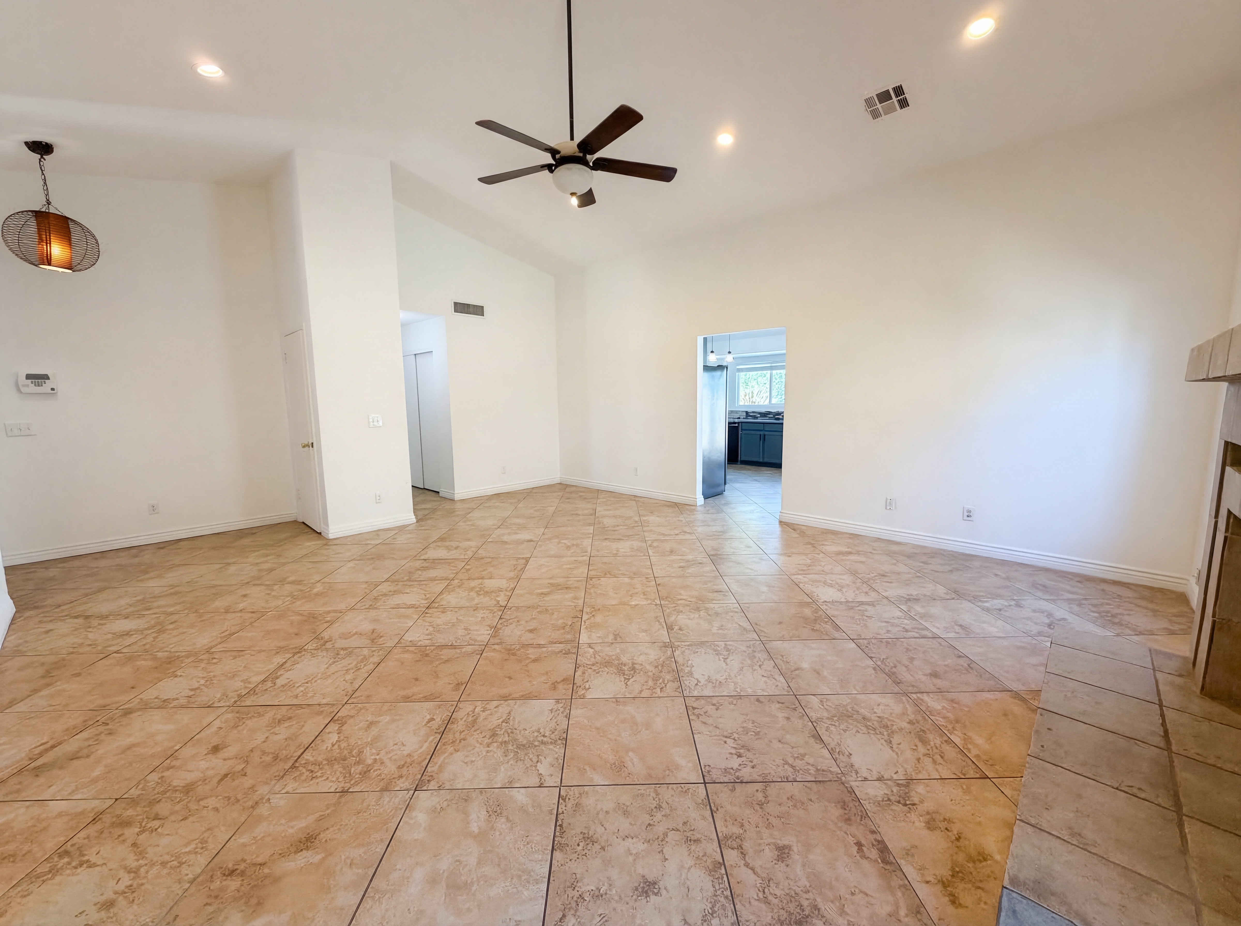 Photo 7 of 25 of 1802 N 89th Ave, Phoenix, AZ