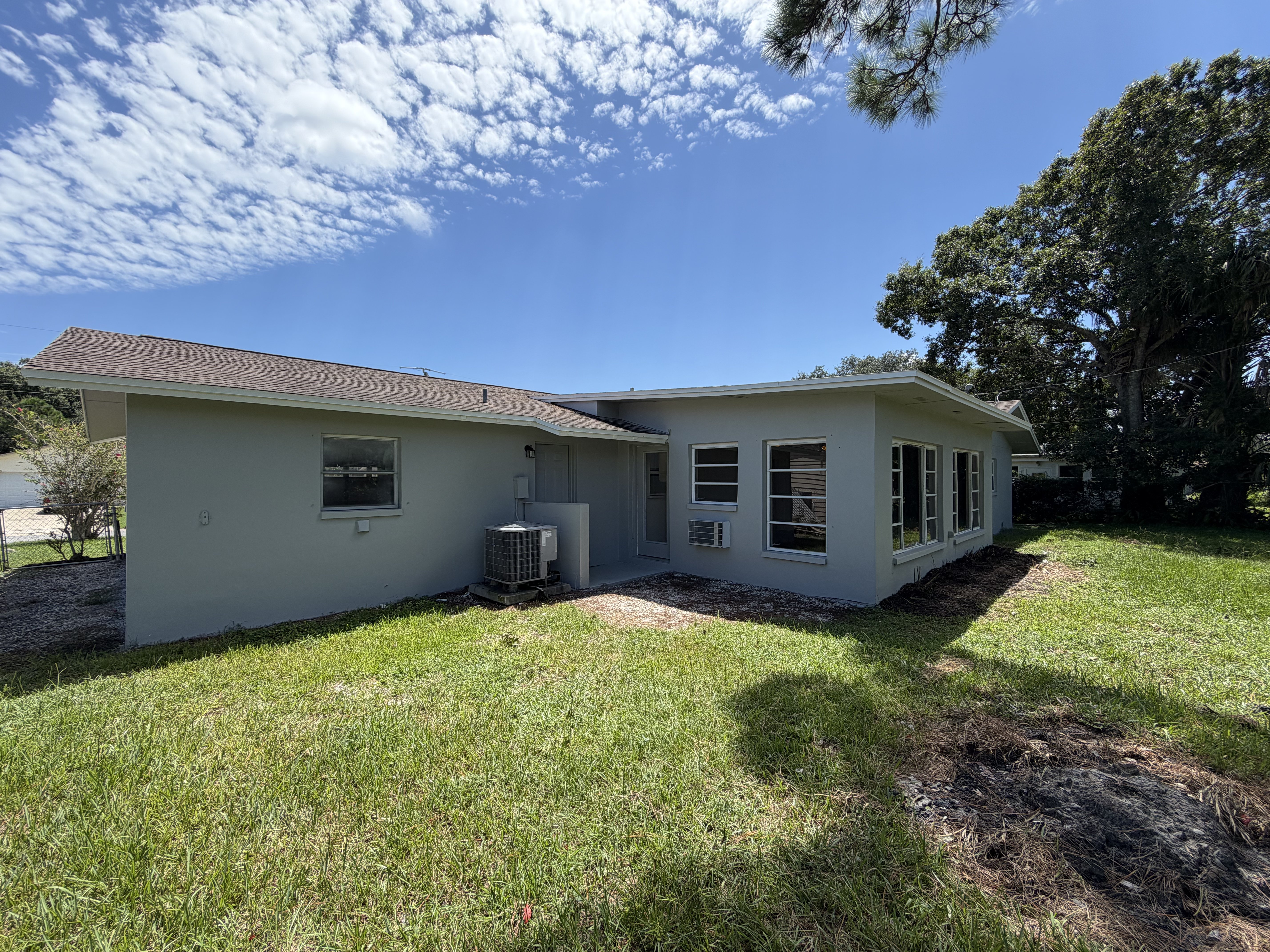 Photo 5 of 28 of 1148 Wentworth Cir, Rockledge, FL