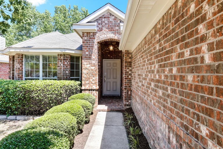 Photo 22 of 25 - 305 Millford Rd, Roanoke, TX 76262