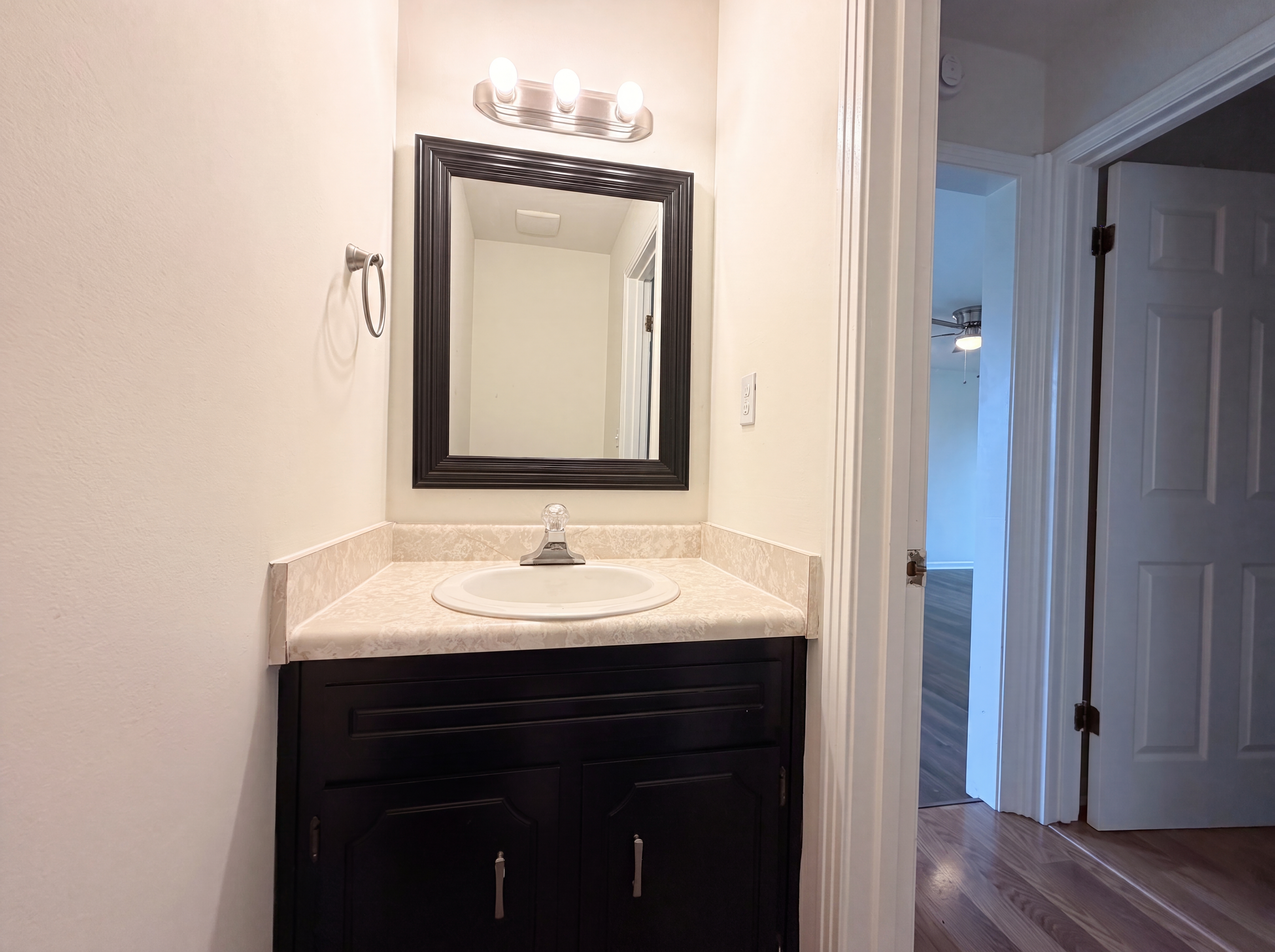 Photo 14 of 24 of 3402 Chaney Ln, Clarksville, TN