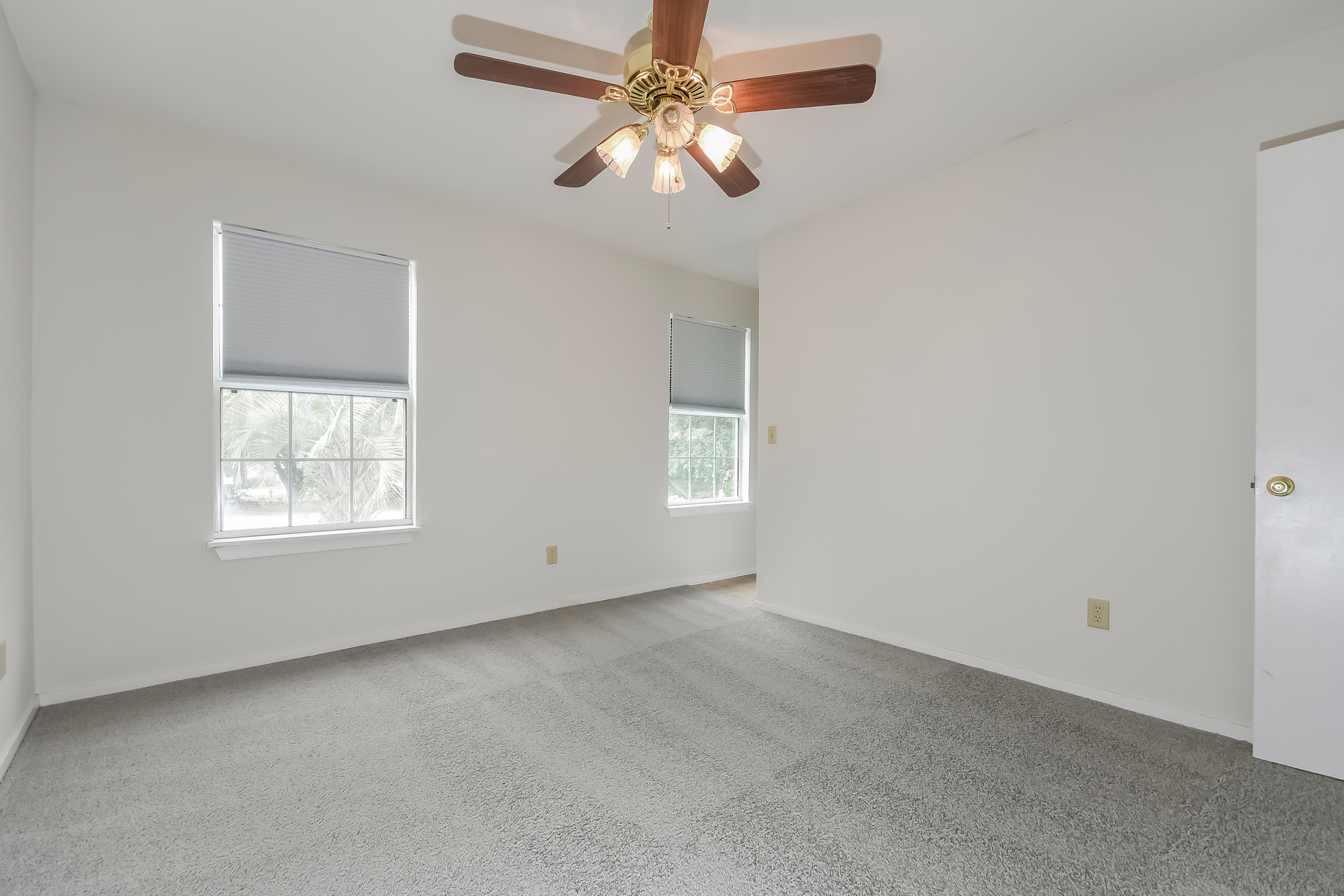 Photo 15 of 22 of 2054 Willowdale Ct, Mount Pleasant, SC